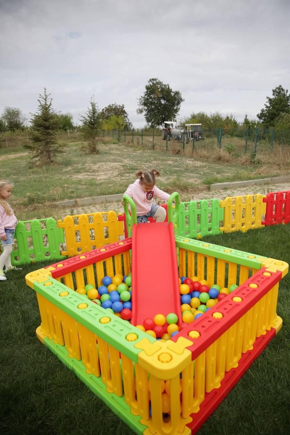Toboggan en plastique King rouge-vert 6/7