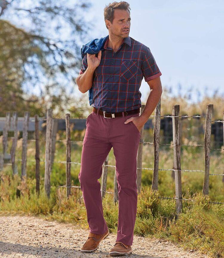 Bordeauxrote Chino-Hose mit Stretch-Effekt 3/4
