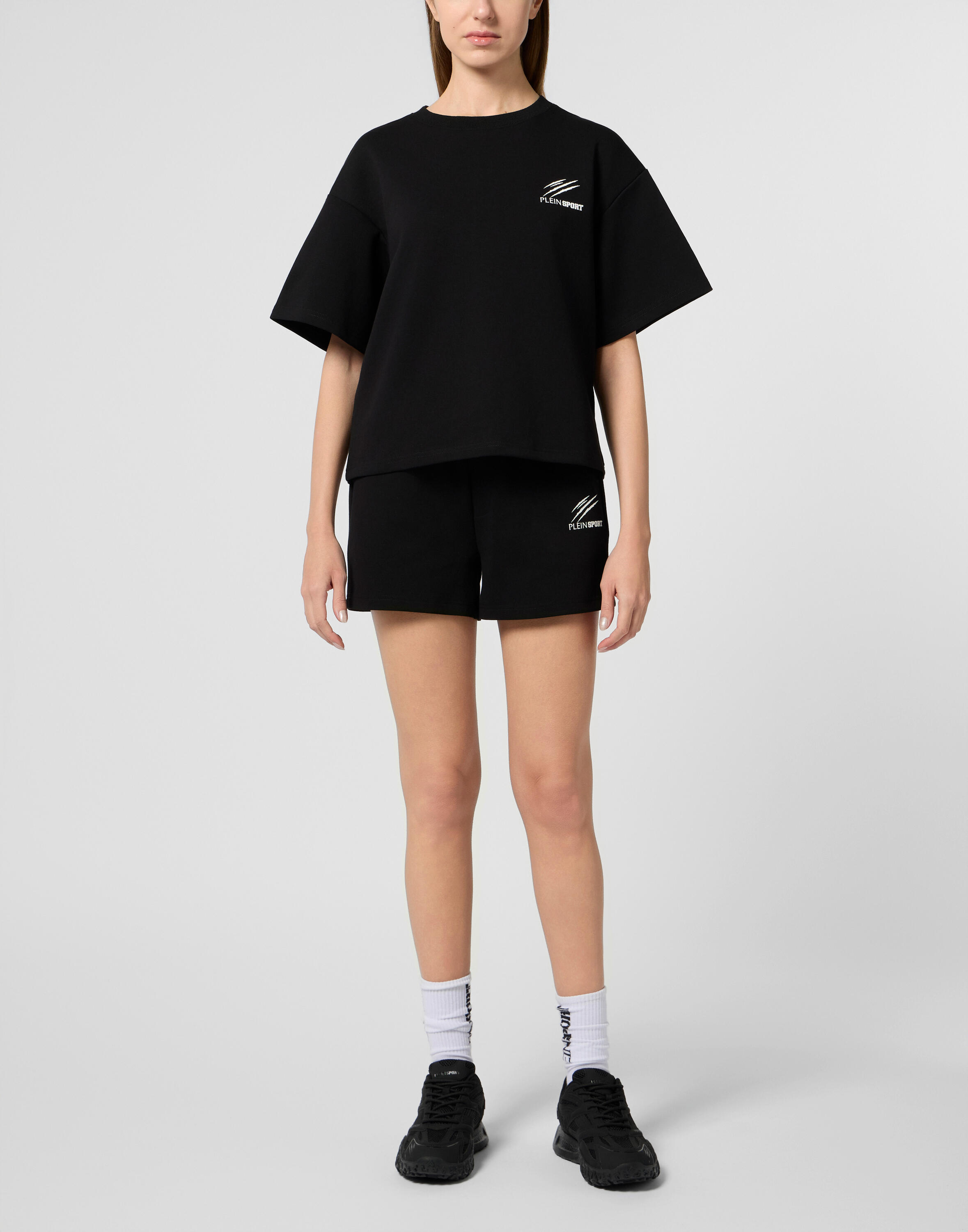 Loose Fit Shorts Icon Scratch 2/5