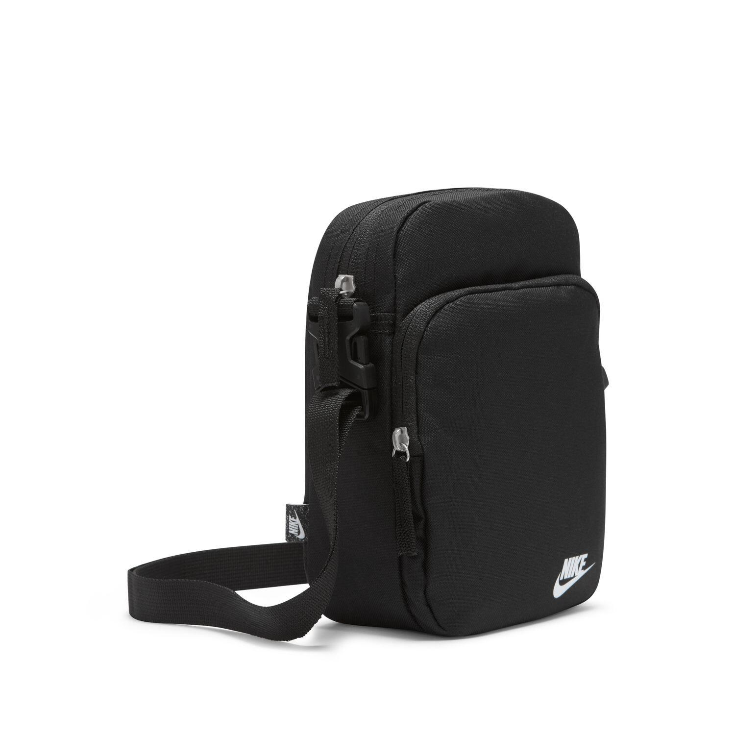 Bolsa compacta Nike preta 5/7