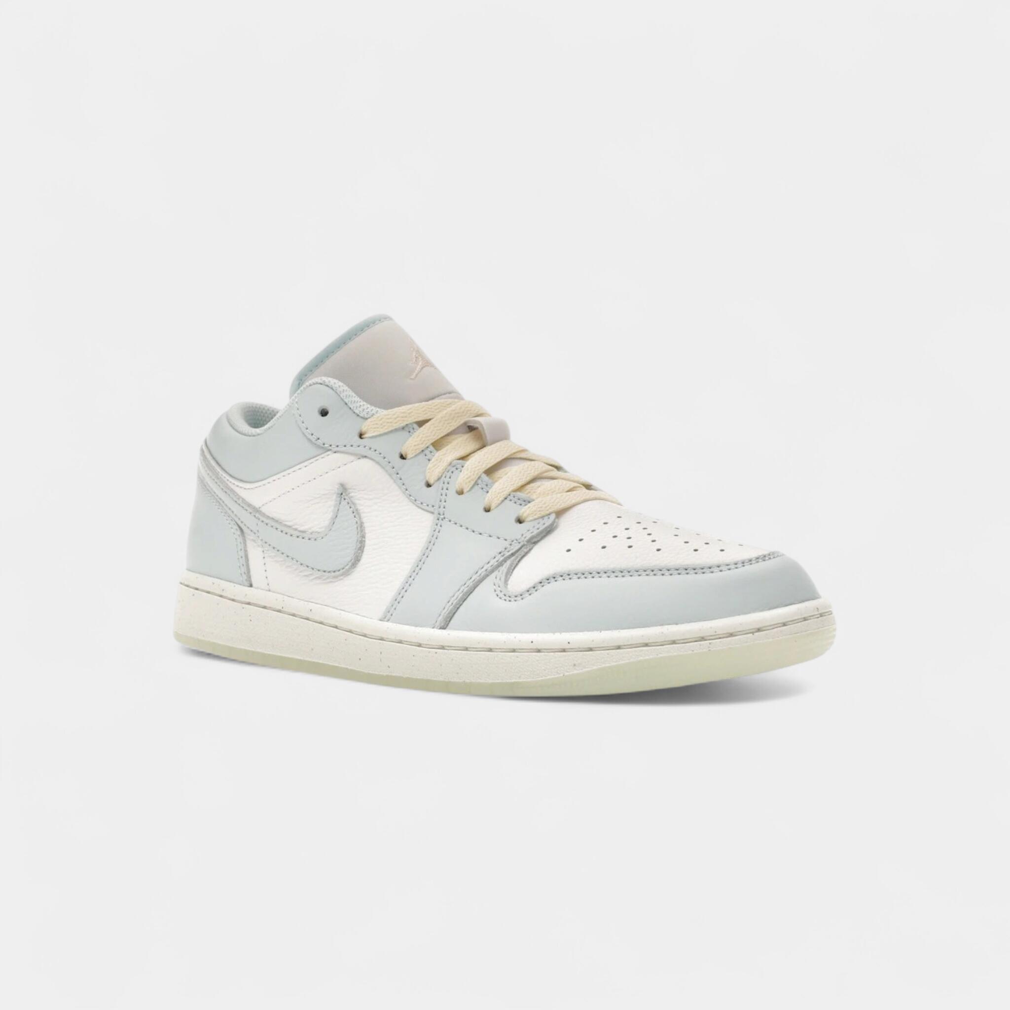 Jordan 1 Low SE Glacier Blue Summit White 2/4
