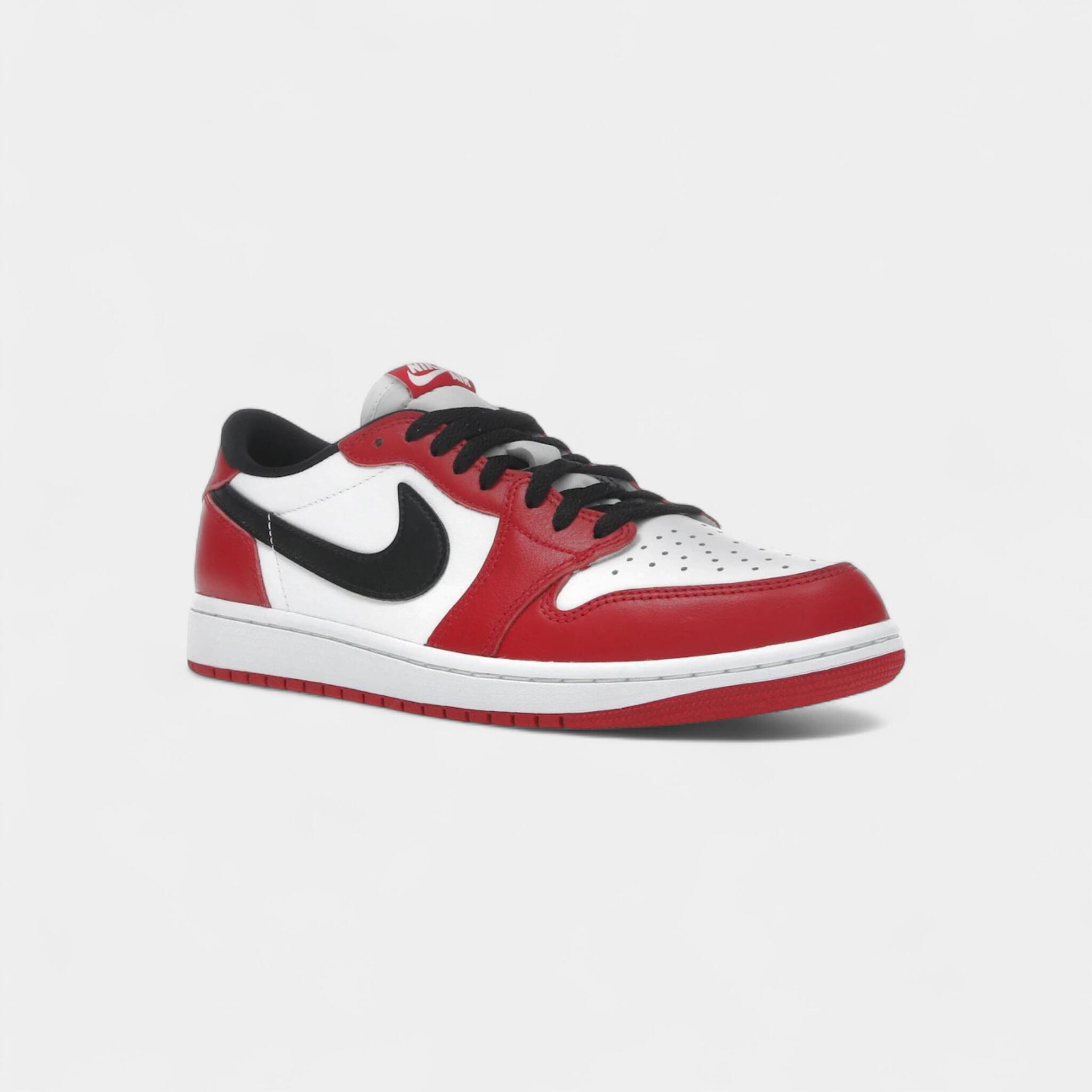 Jordan 1 Retro Low OG Chicago (2025) 2/4