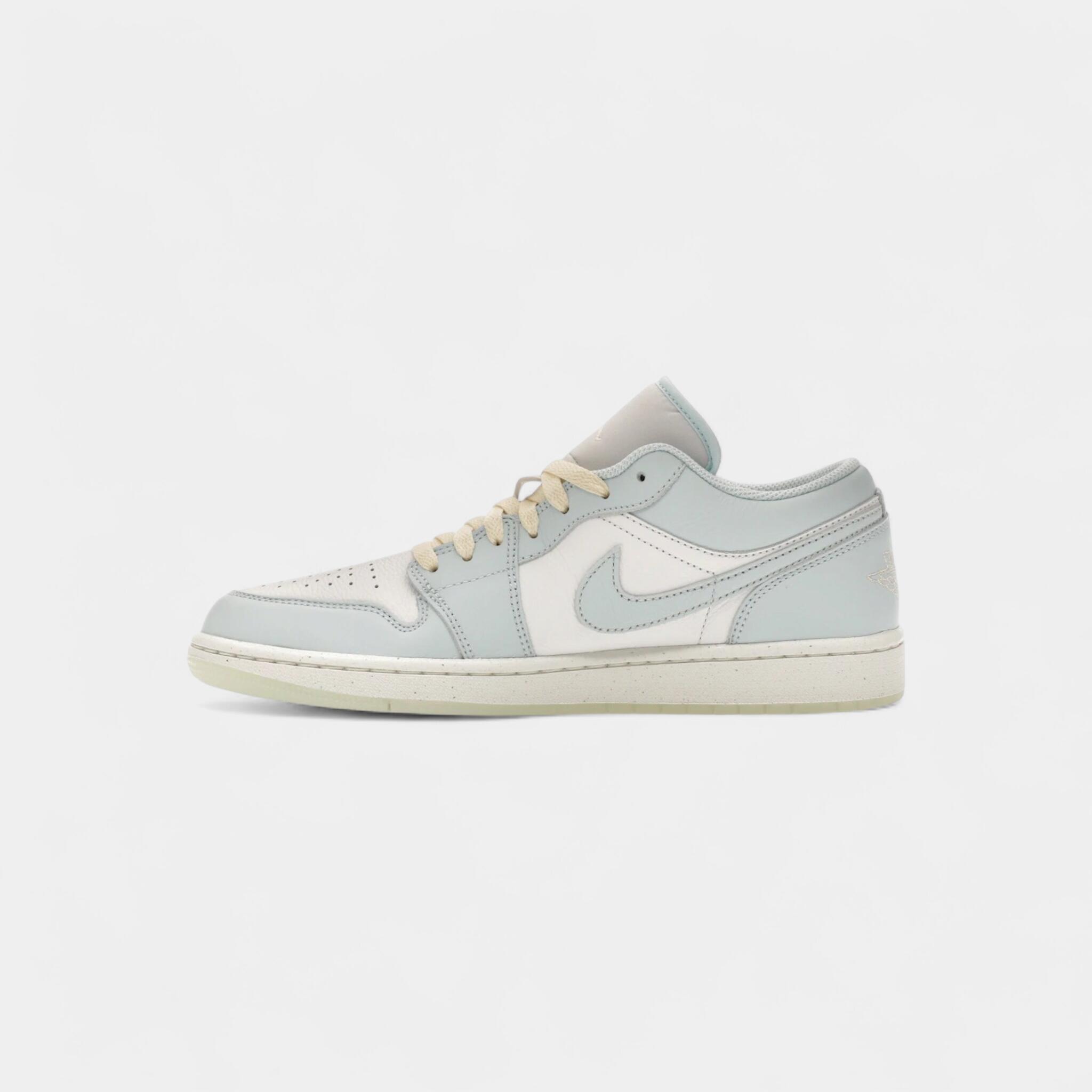 Jordan 1 Low SE Glacier Blue Summit White 4/4