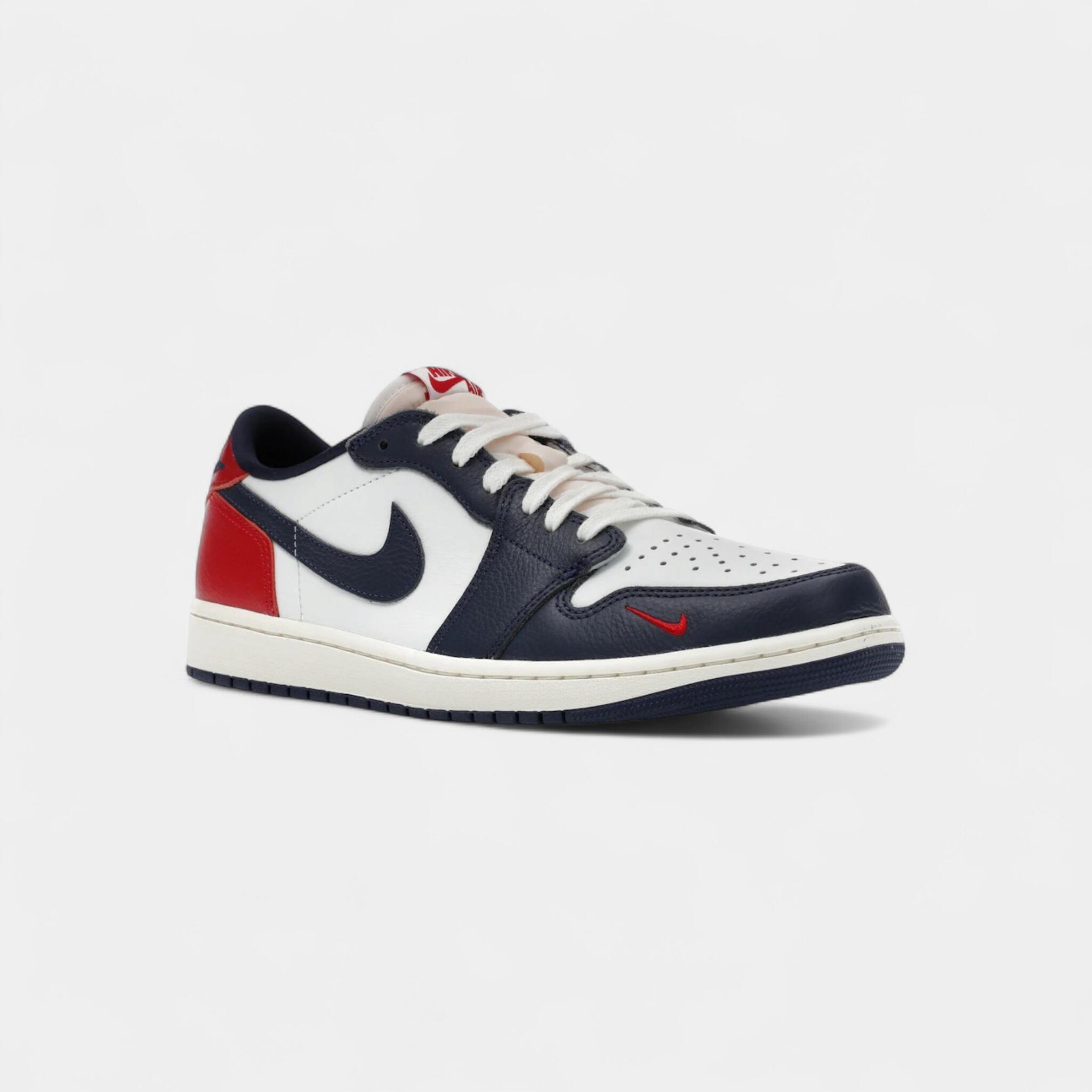 Jordan 1 Retro Low OG Howard University 2/4