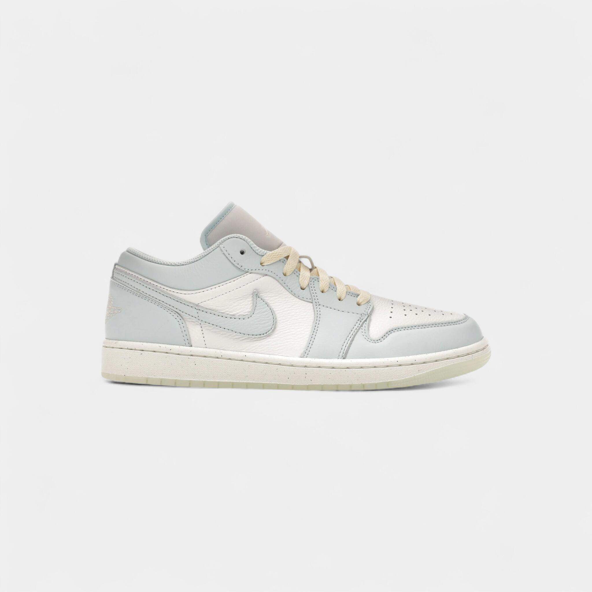 Jordan 1 Low SE Glacier Blue Summit White 1/4