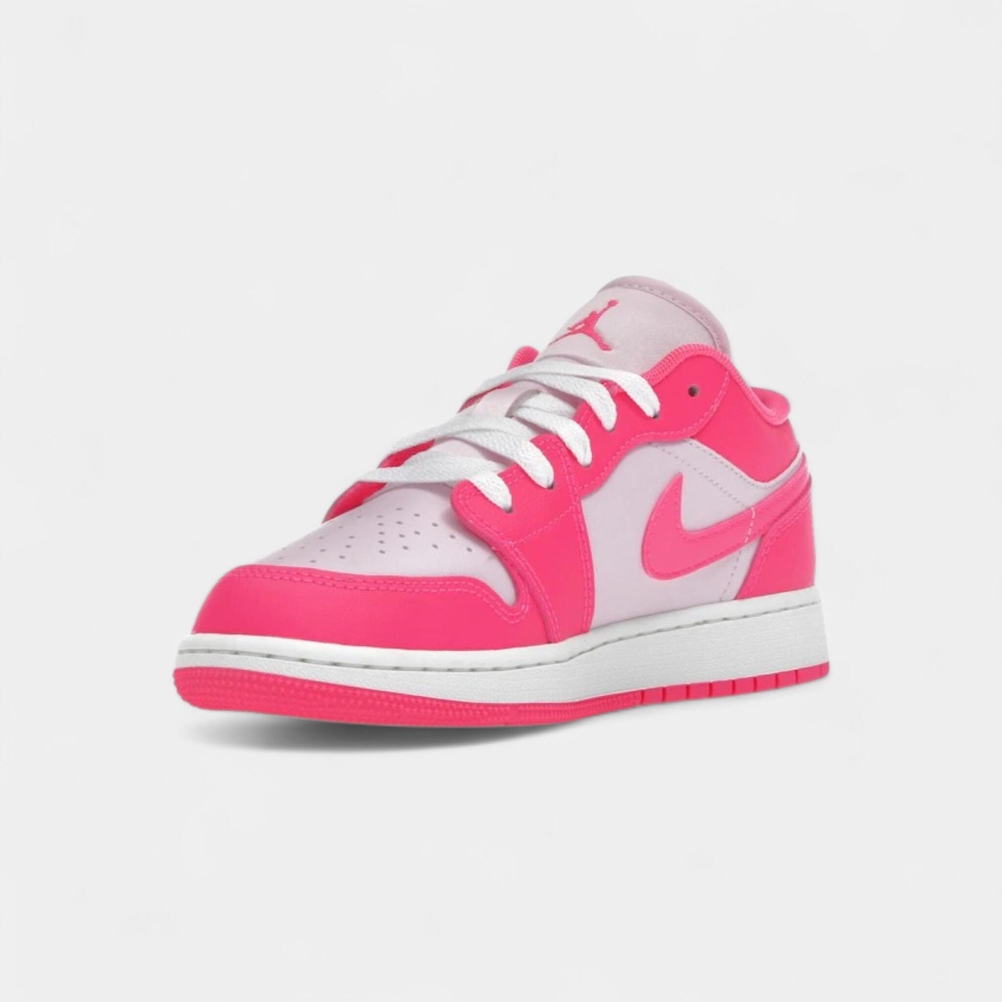 Jordan 1 Low Valentine's Day (GS) 3/4