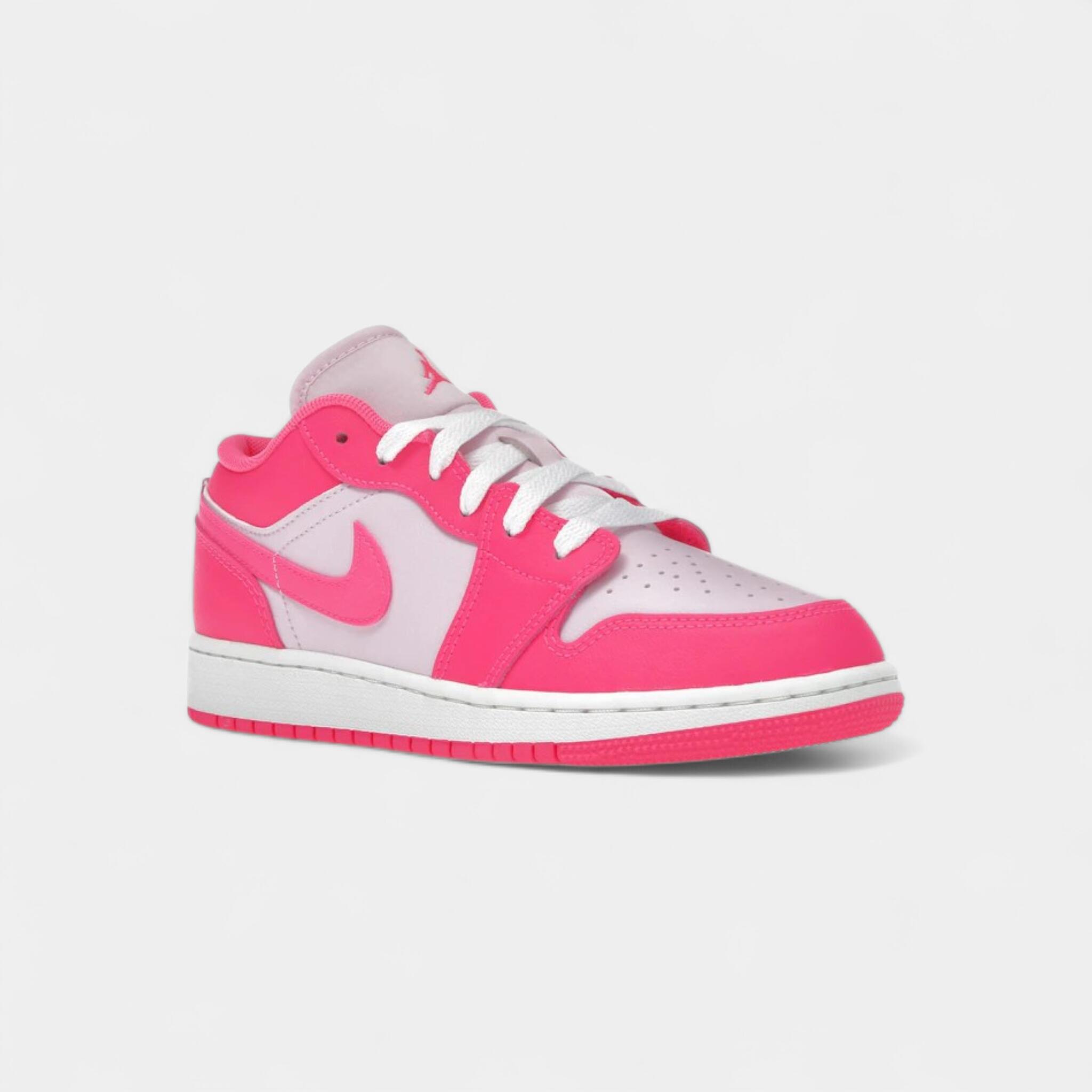 Jordan 1 Low Valentine's Day (GS) 2/4