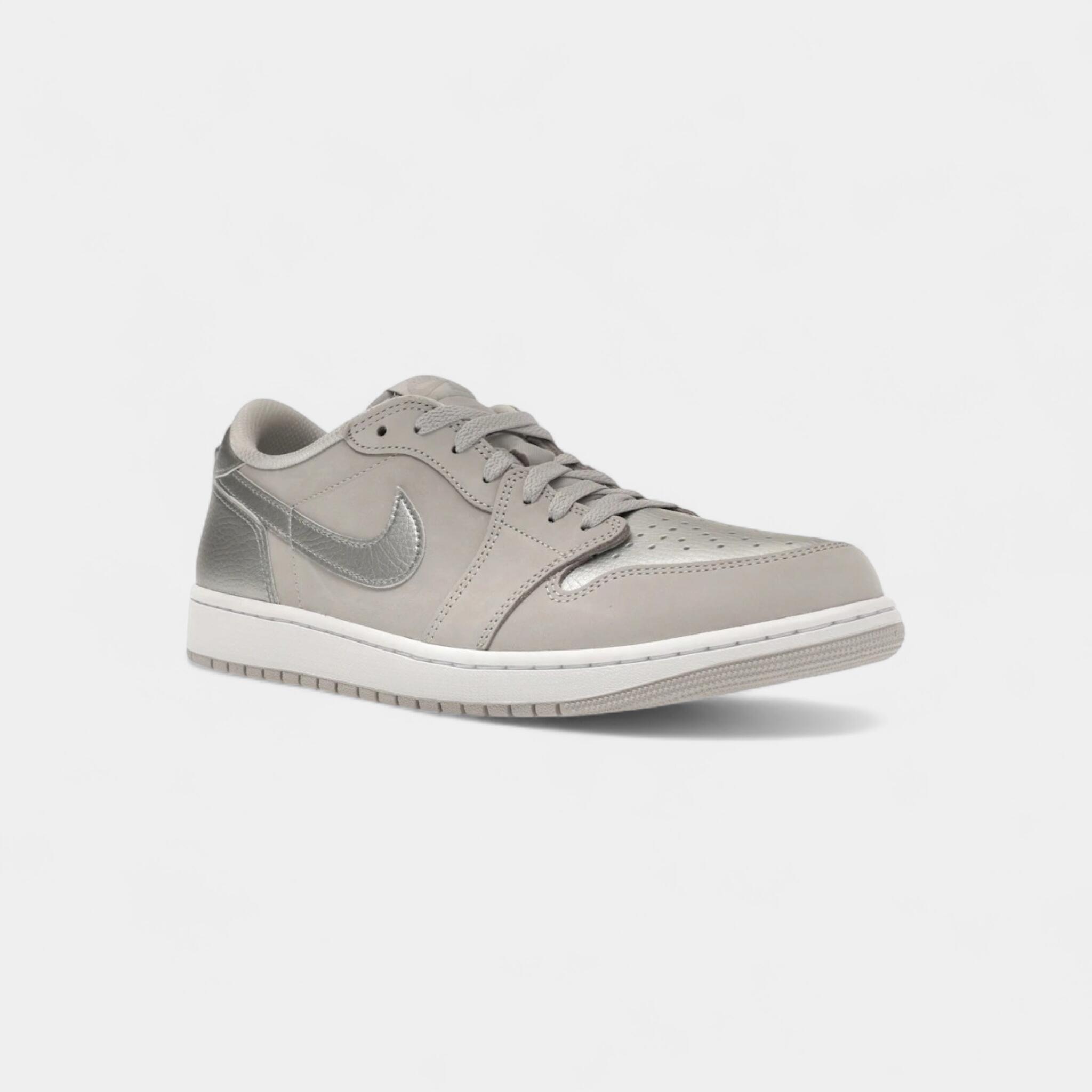 Jordan 1 Low OG Metallic Silver 2/4