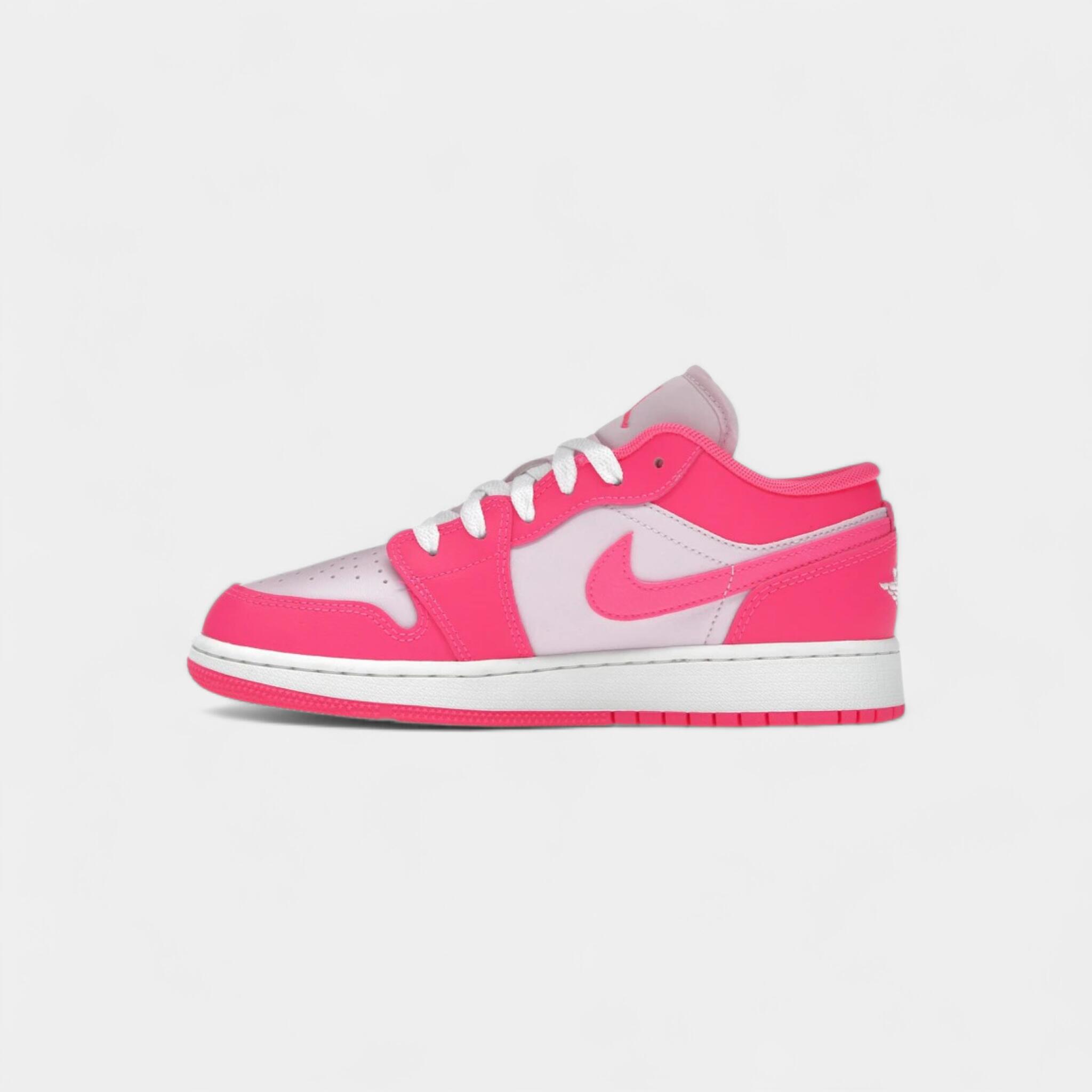 Jordan 1 Low Valentine's Day (GS) 4/4