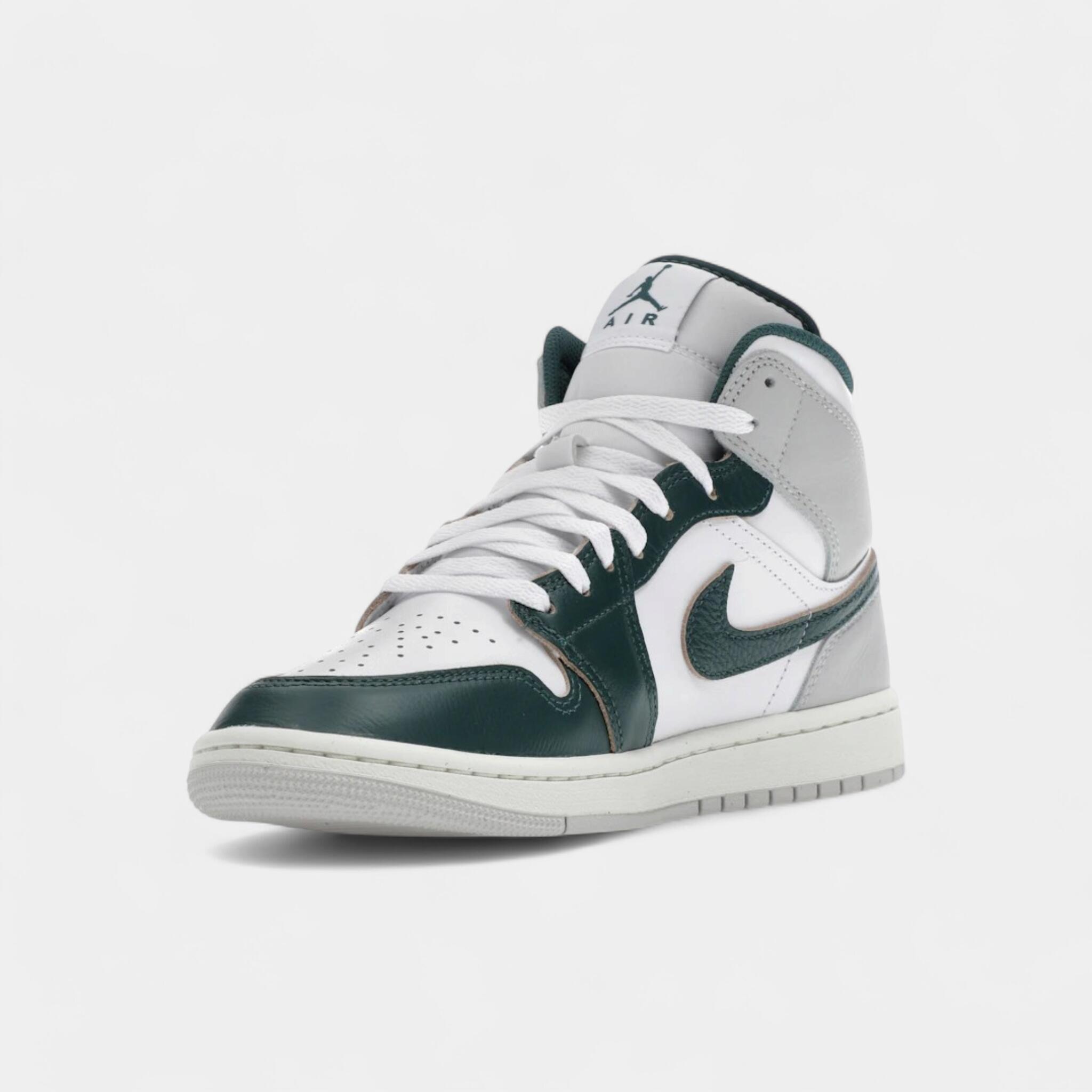 Jordan 1 Mid SE Oxidized Green 3/4