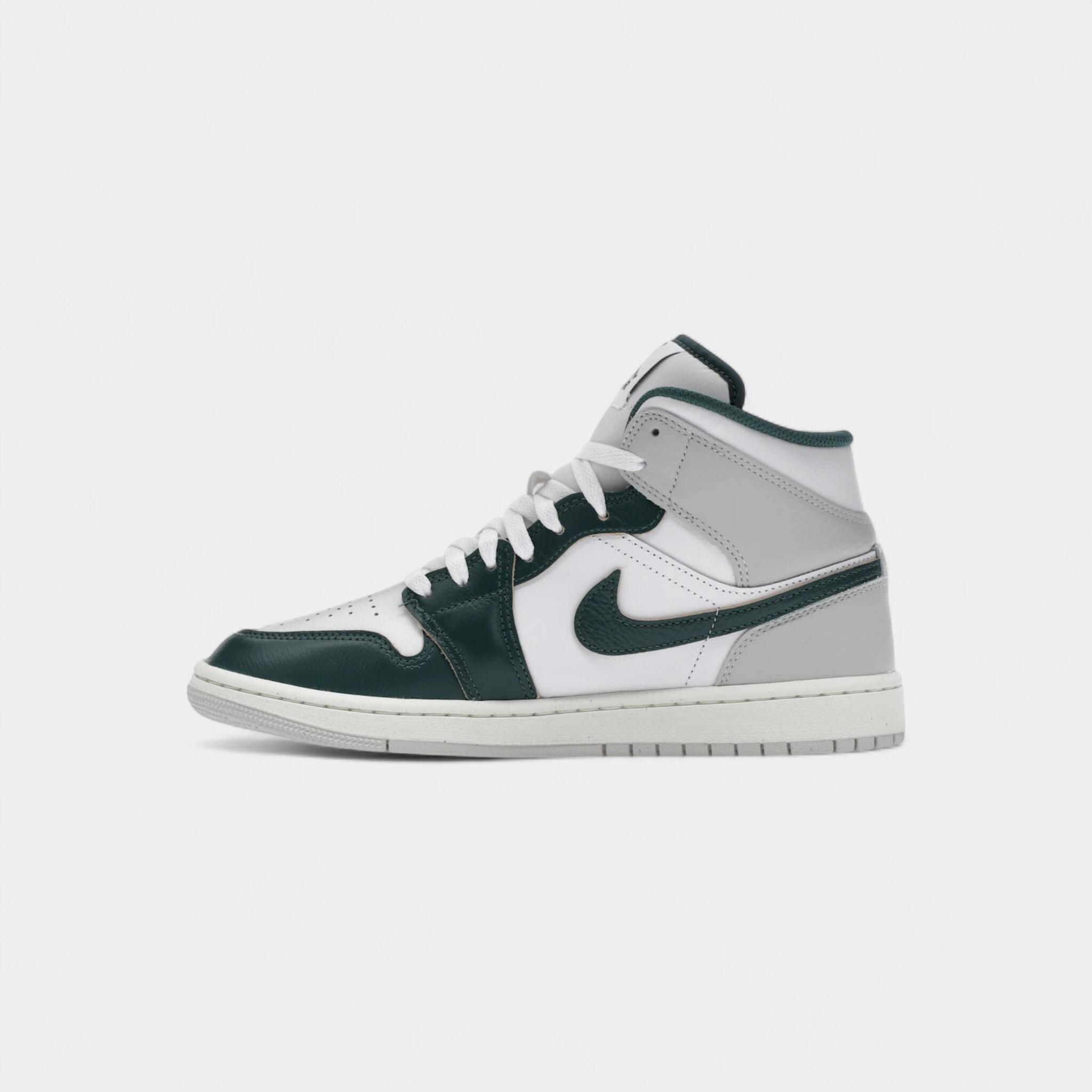 Jordan 1 Mid SE Oxidized Green 4/4
