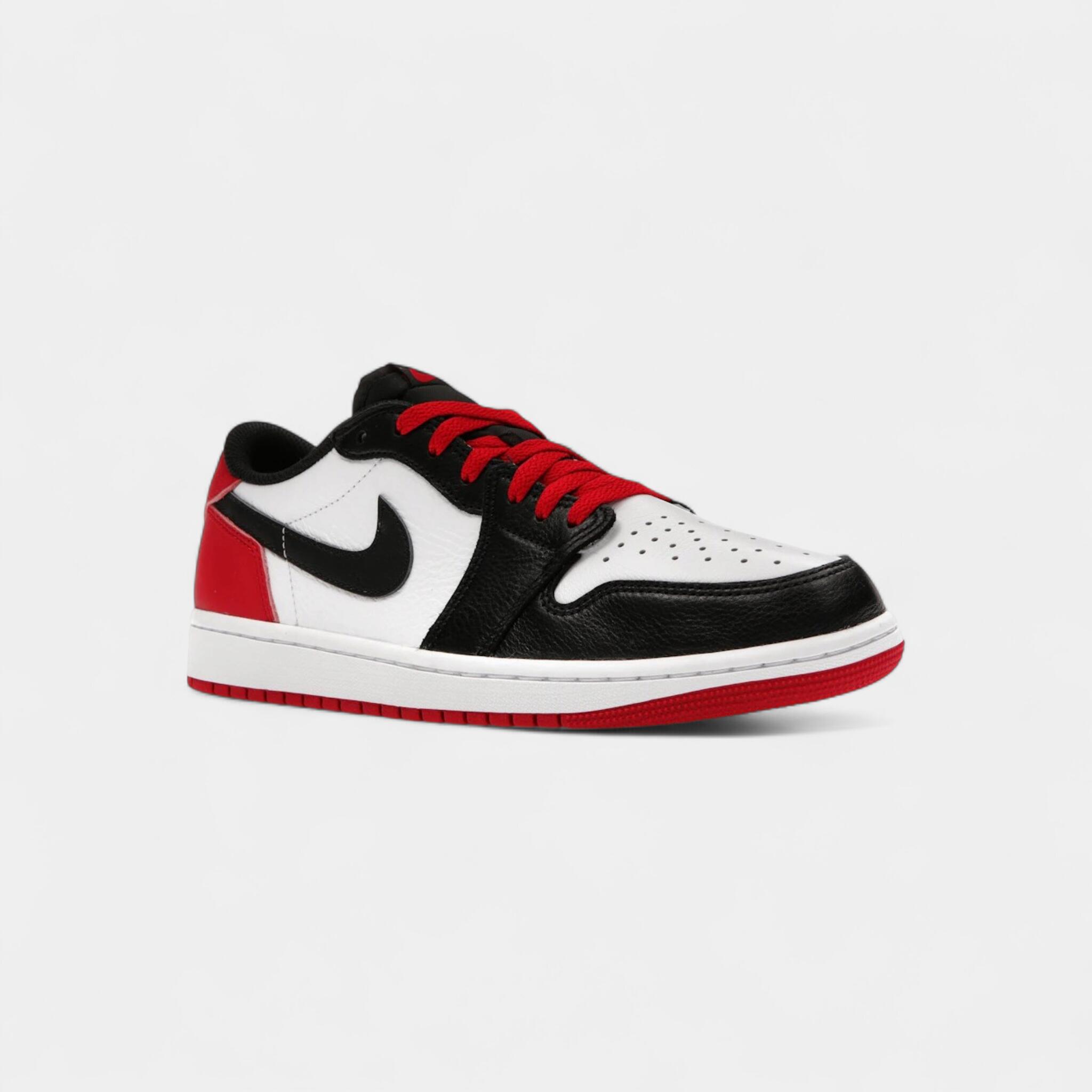 Jordan 1 Retro Low OG Black Toe (2023) 2/4