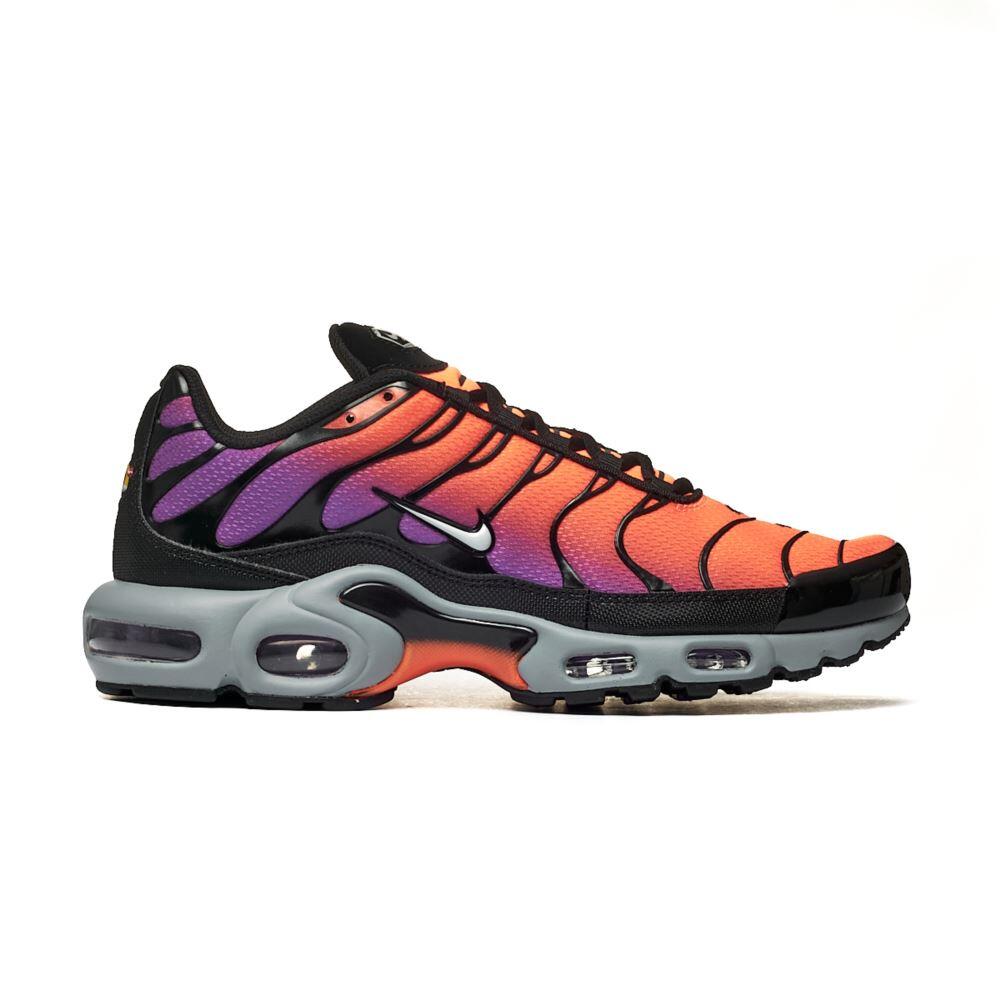 NIKE picture