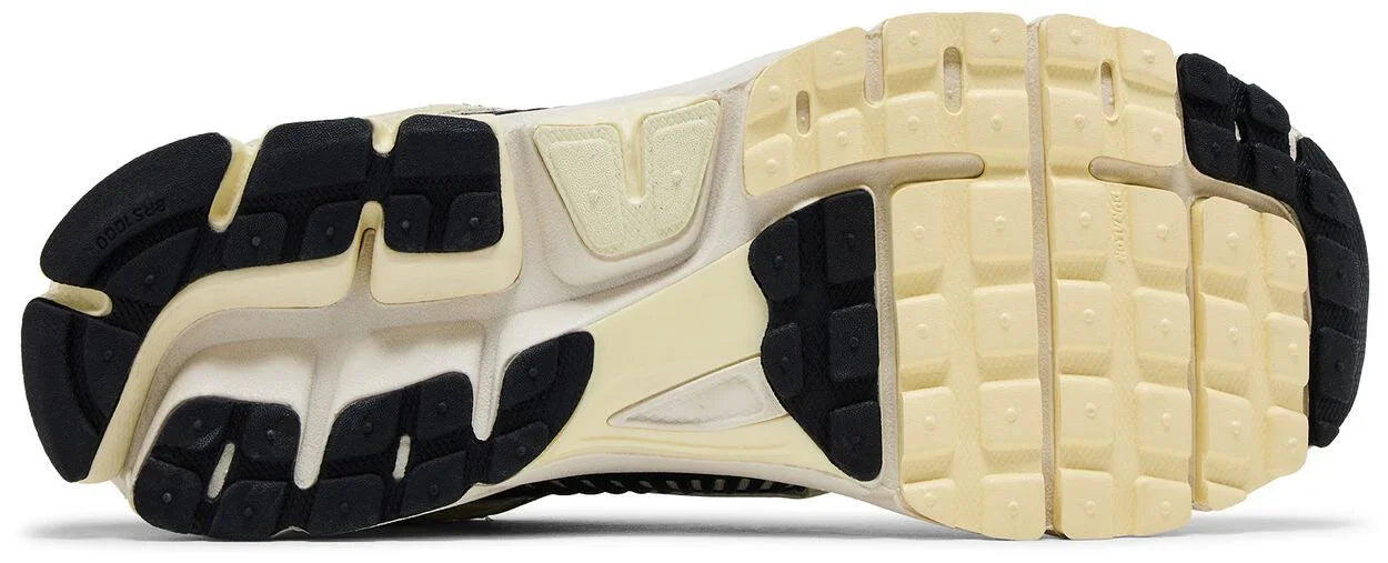 Nike Zoom Vomero 5 Alabaster Black 3/5