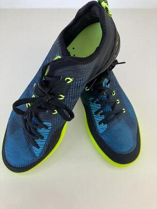 Entre Particuliers - Chaussures de football d'intérieur Imviso nouvelle