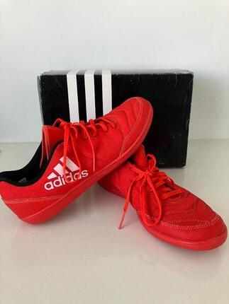 Entre Particuliers - Chaussures de football d'intérieur Adidas