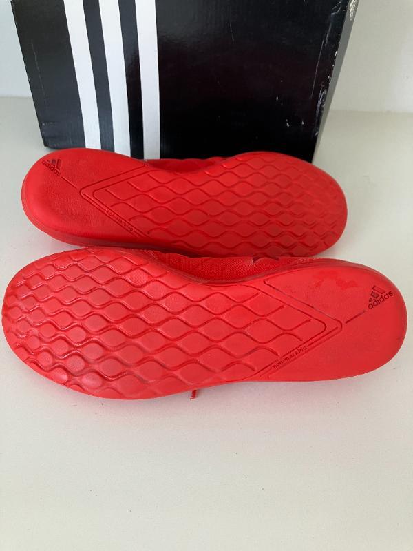 Entre Particuliers - Chaussures de football d'intérieur Adidas 4/5