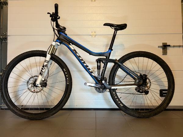 Tussen Particulieren - Geveerde carbon mountainbike Kona Hei Hei Uitsteke 2/6