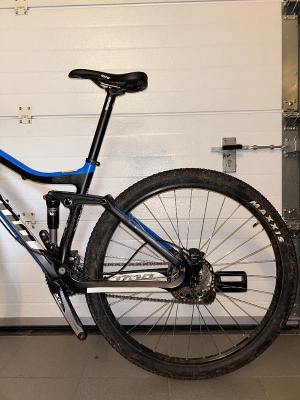 Tussen Particulieren - Geveerde carbon mountainbike Kona Hei Hei Uitsteke 5/6