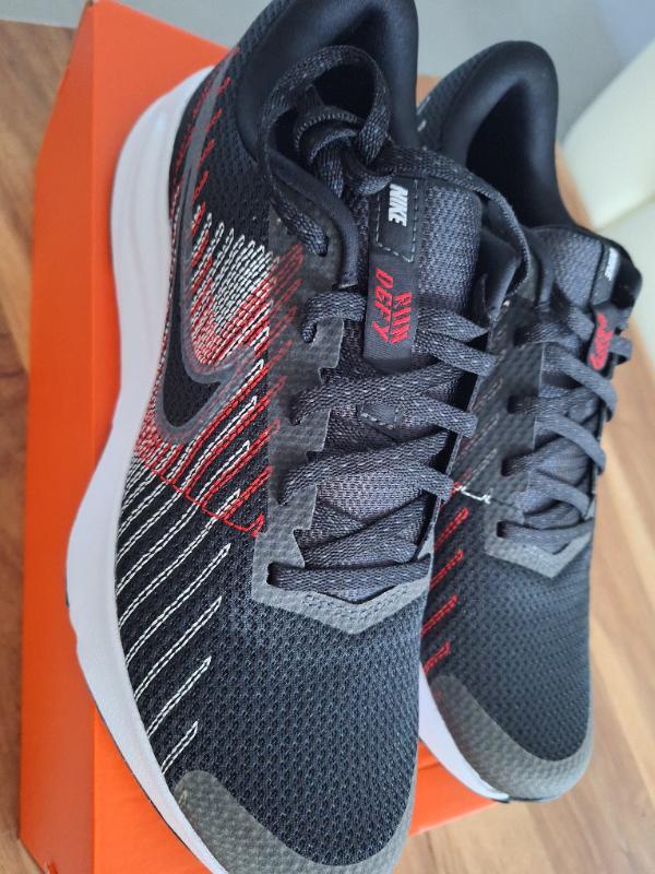 NIKE picture