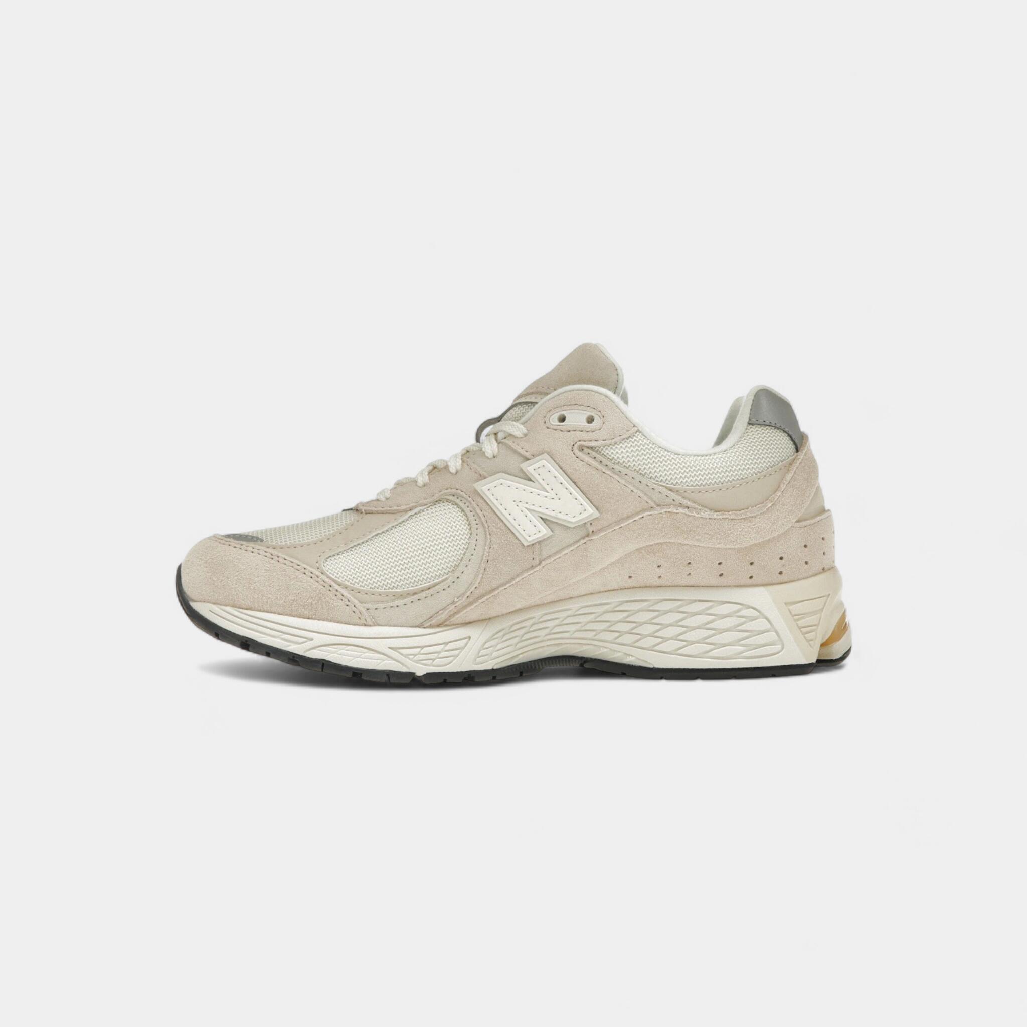 New Balance 2002R Off White 4/5