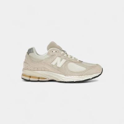 New balance 2002r off white