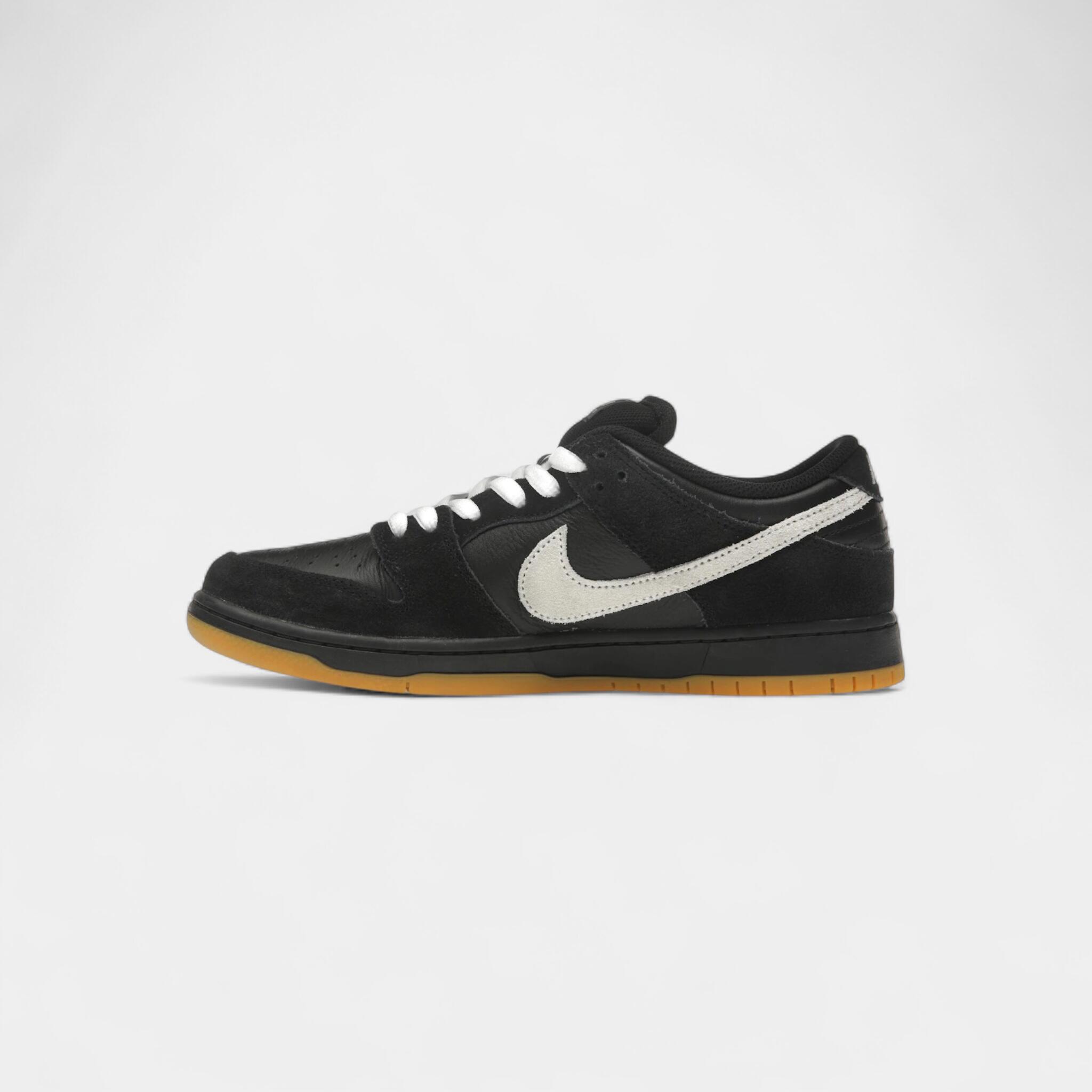 Nike Dunk Low Pro SB Black White Gum 4/5