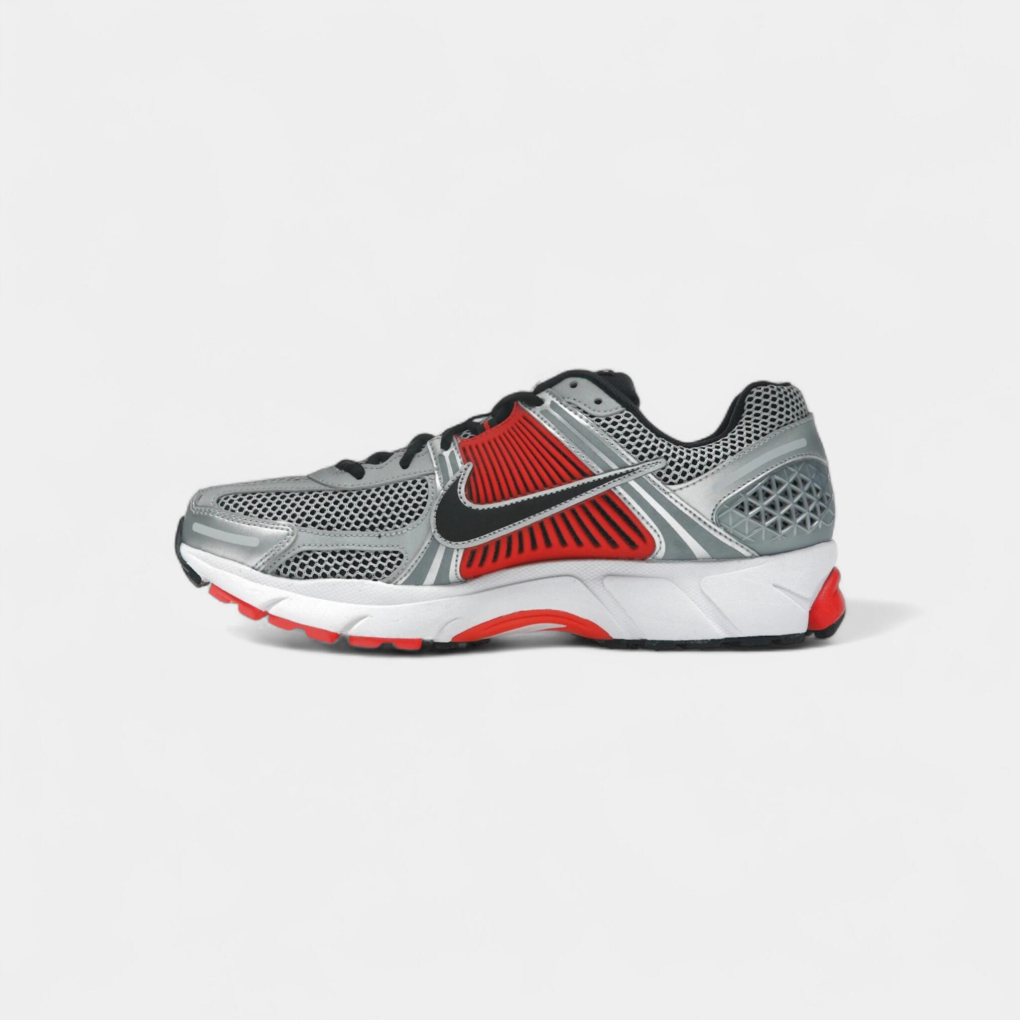 Nike Zoom Vomero 5 Bright Crimson Metallic Silver 4/5