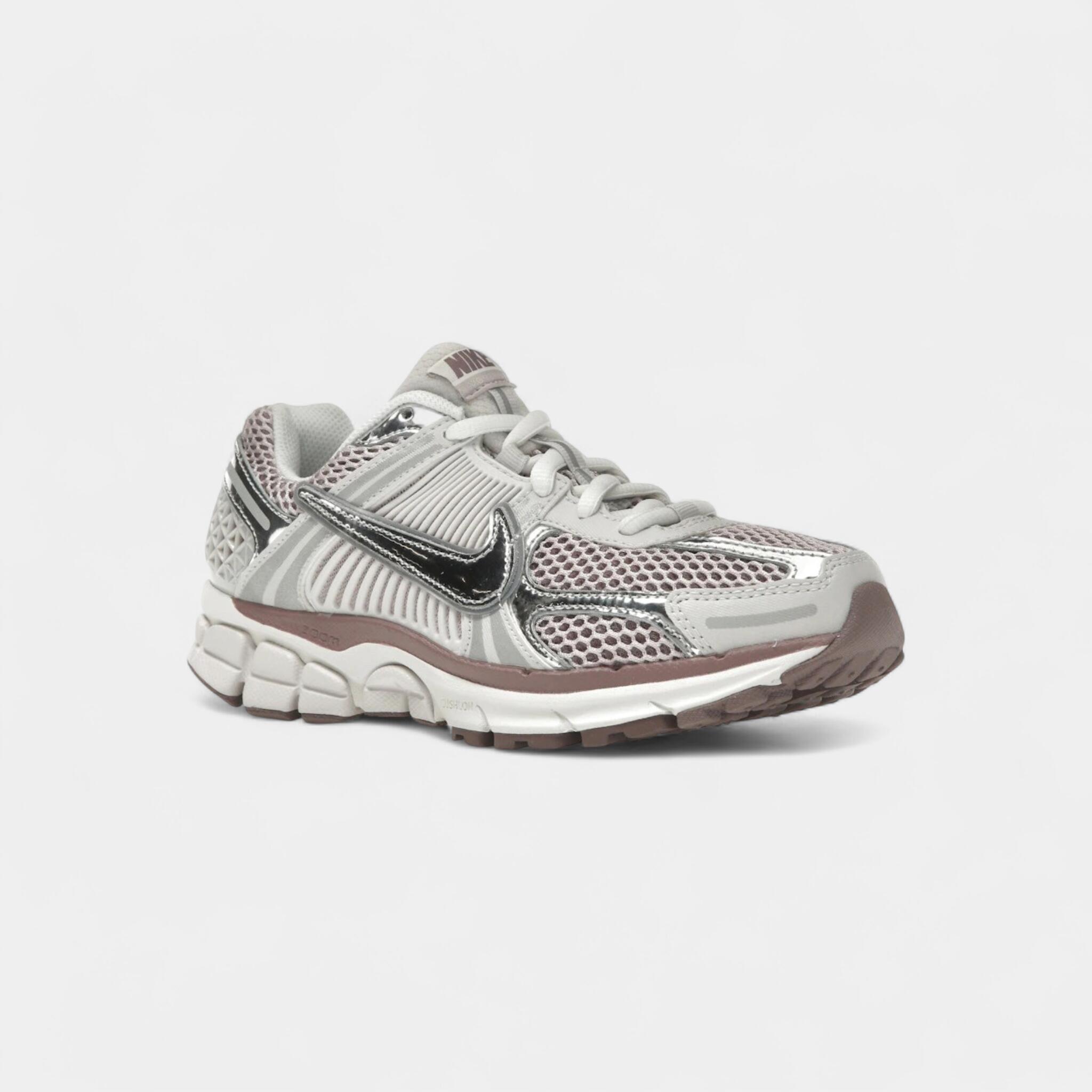 Nike Zoom Vomero 5 Metallic Silver Platinum Violet (Women's) 2/5