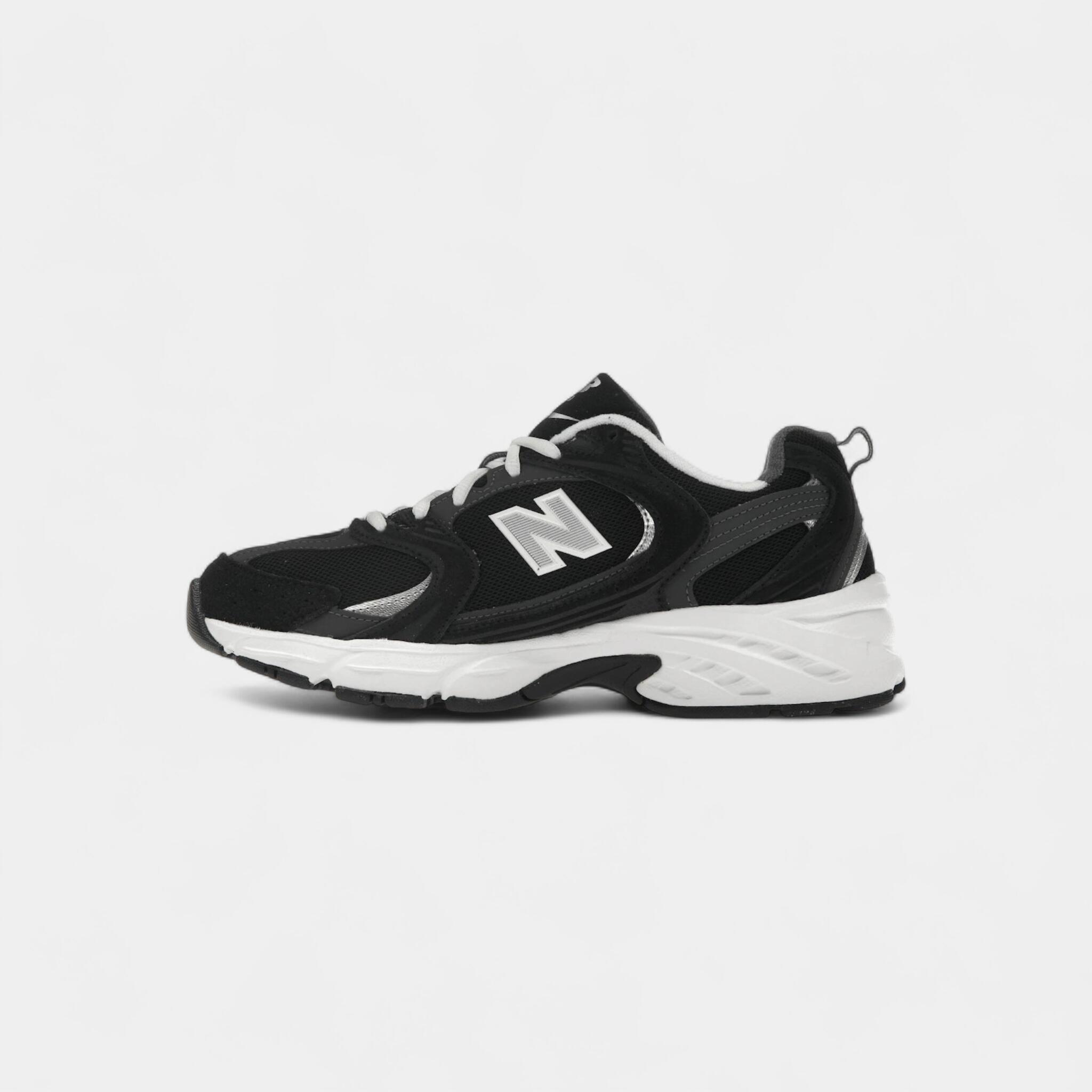 New Balance 530 Classic Black Grey 4/5