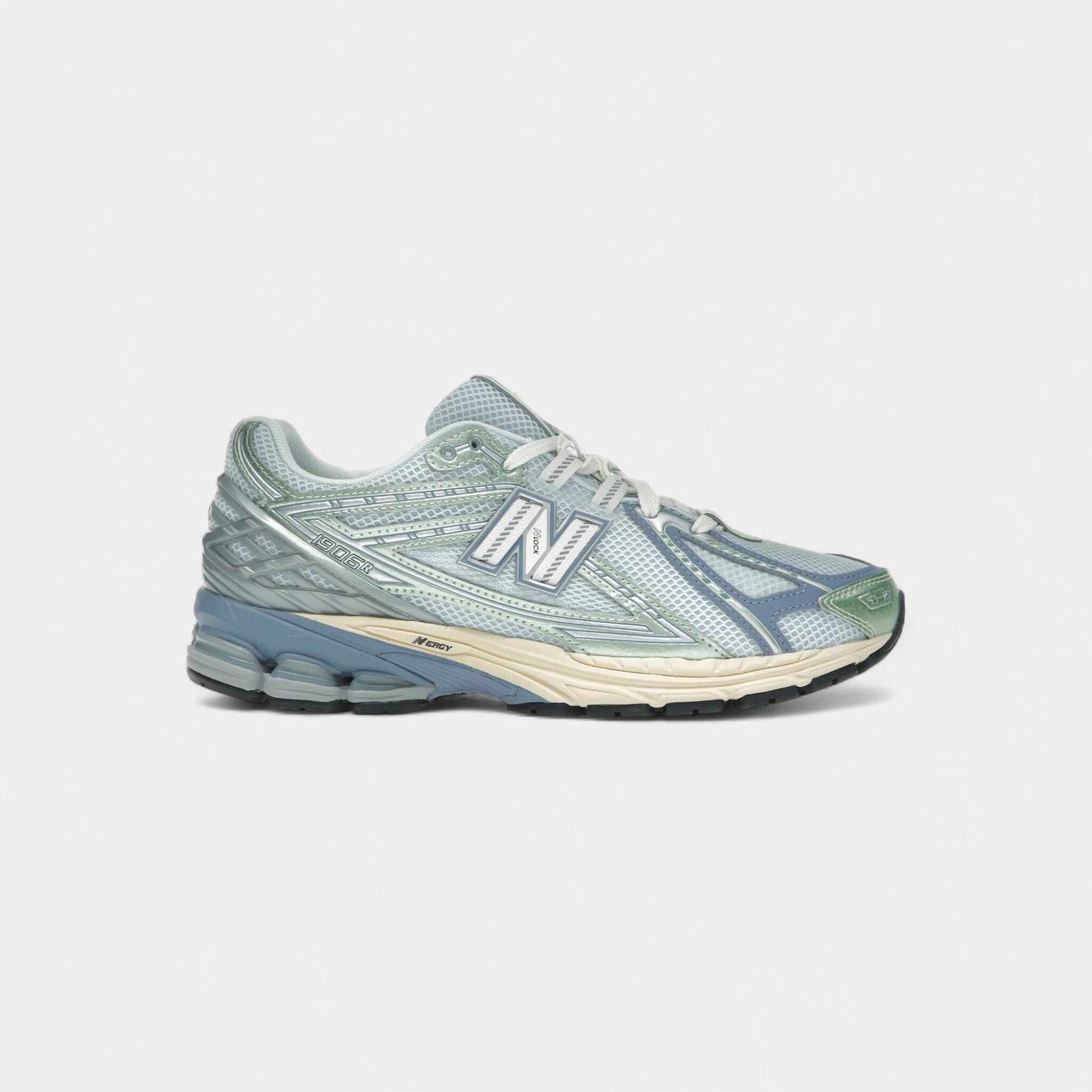 NEW BALANCE picture