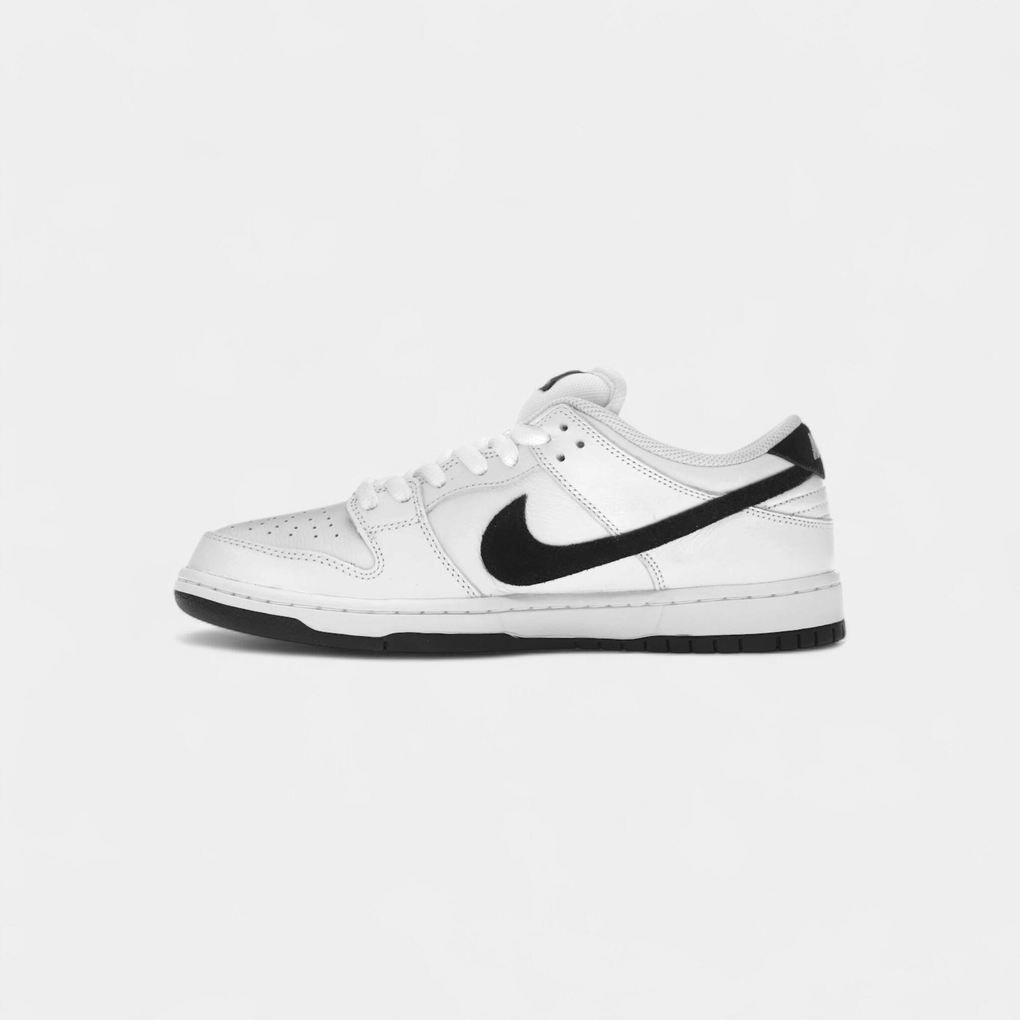 Nike SB Dunk Low White Black 4/5