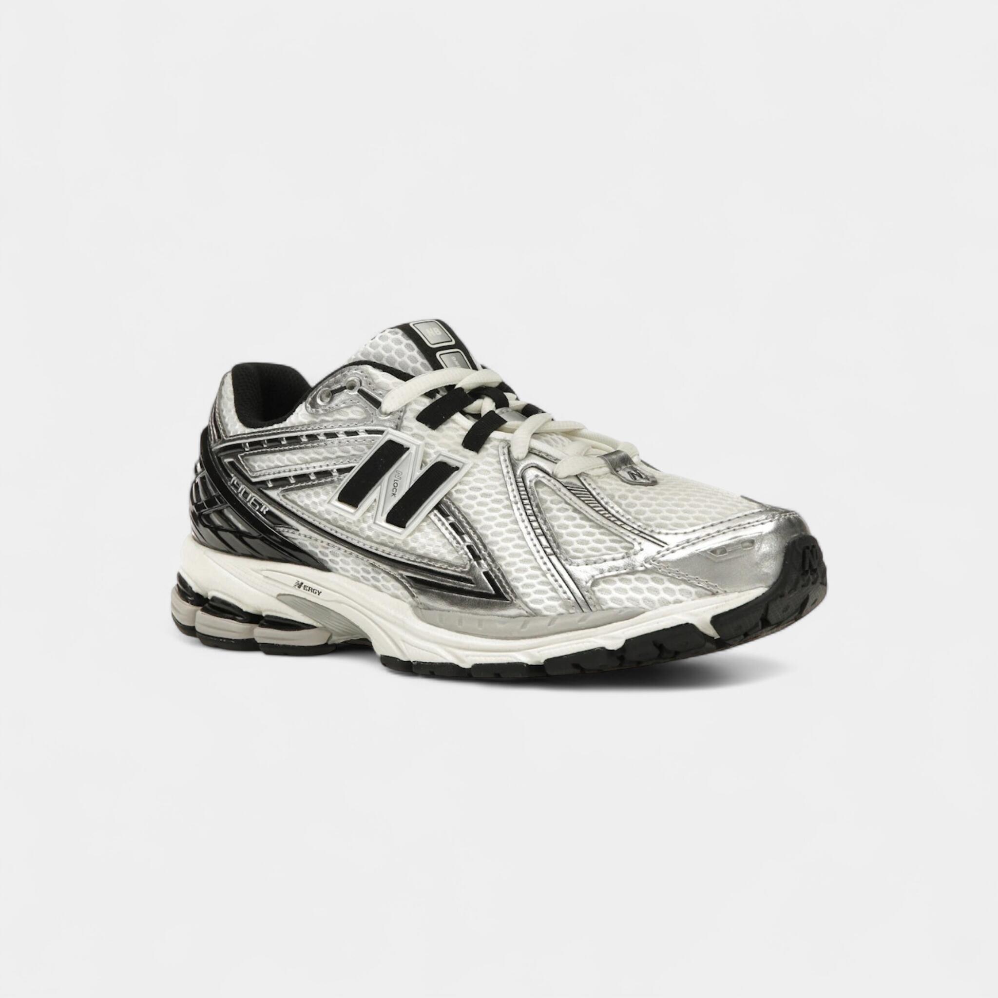 New Balance 1906R Silver Black 2/4