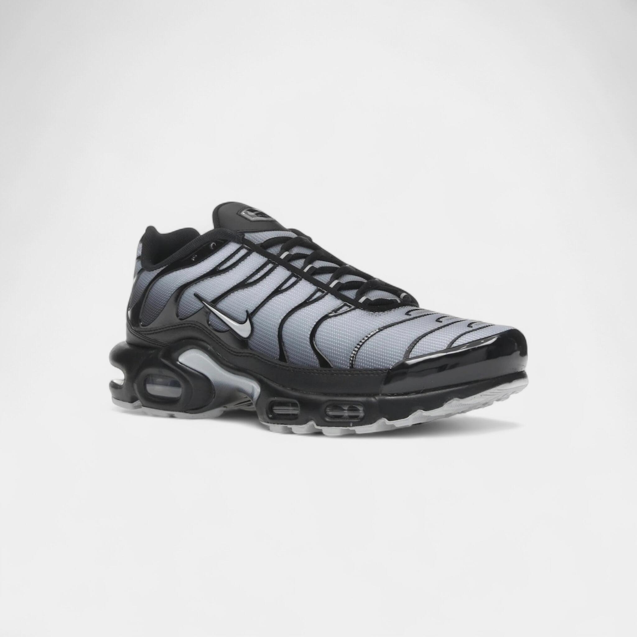 Nike Air Max Plus SE Black Wolf Grey (Women's) 2/4