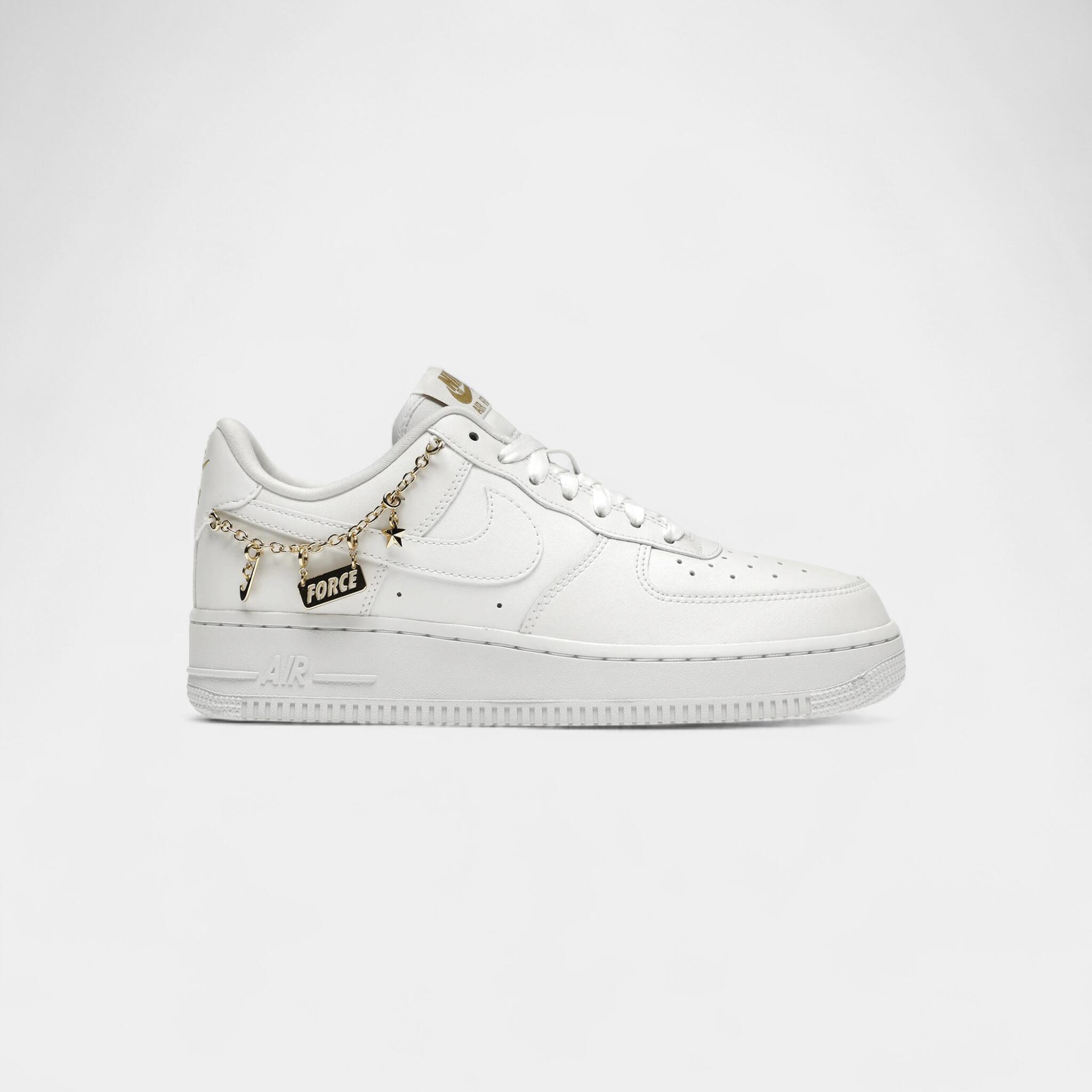 NIKE picture