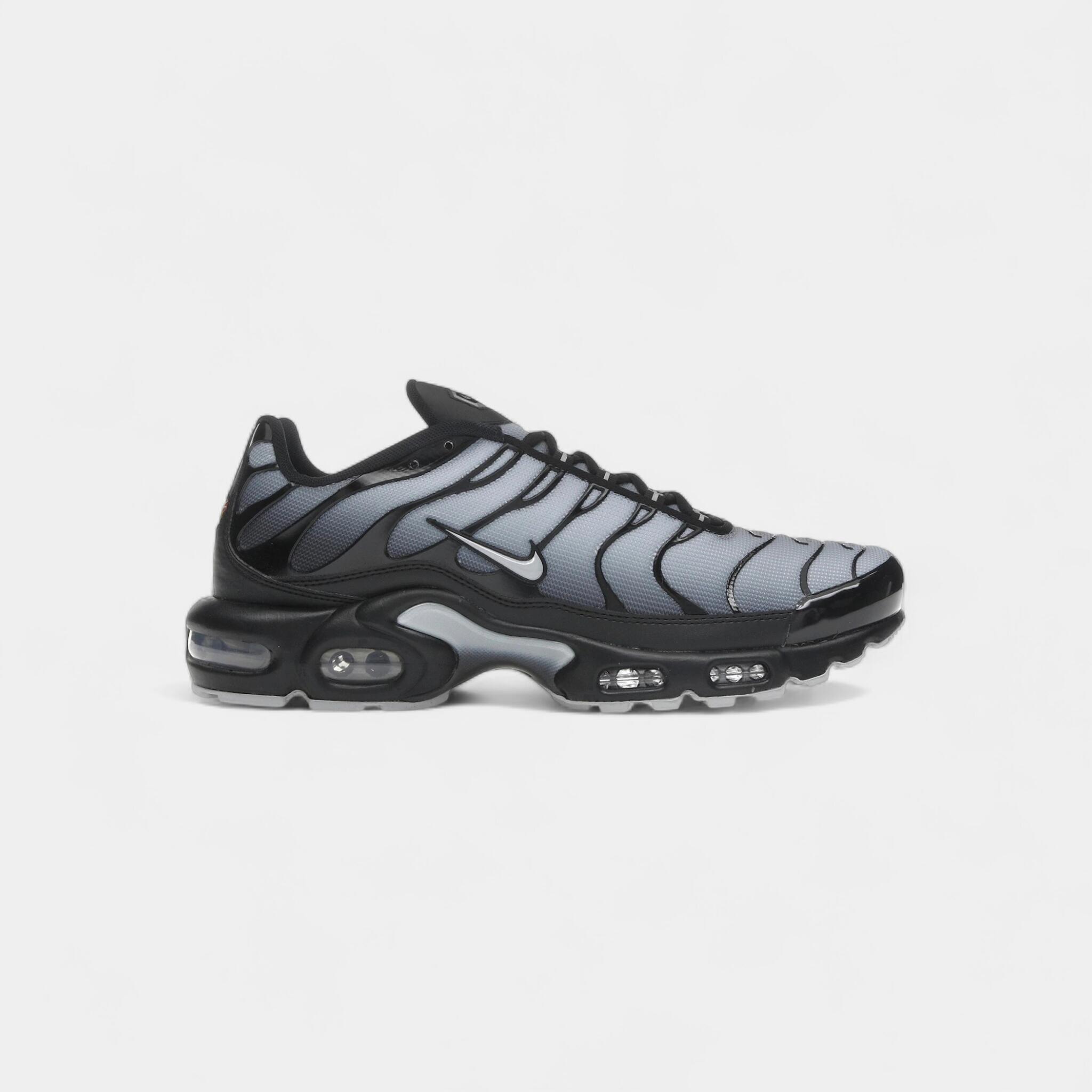 Nike Air Max Plus SE Black Wolf Grey (Women's) 1/4