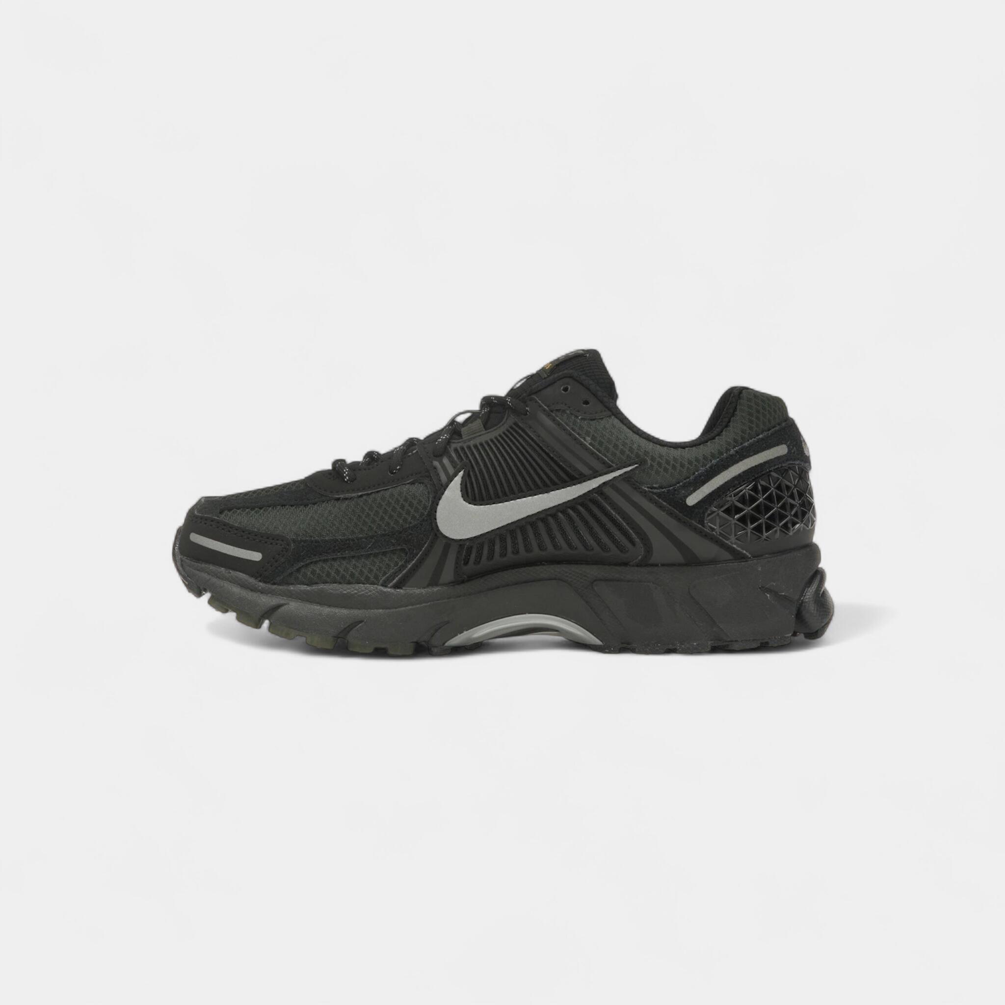 Nike Zoom Vomero 5 Black Sequoia 4/5