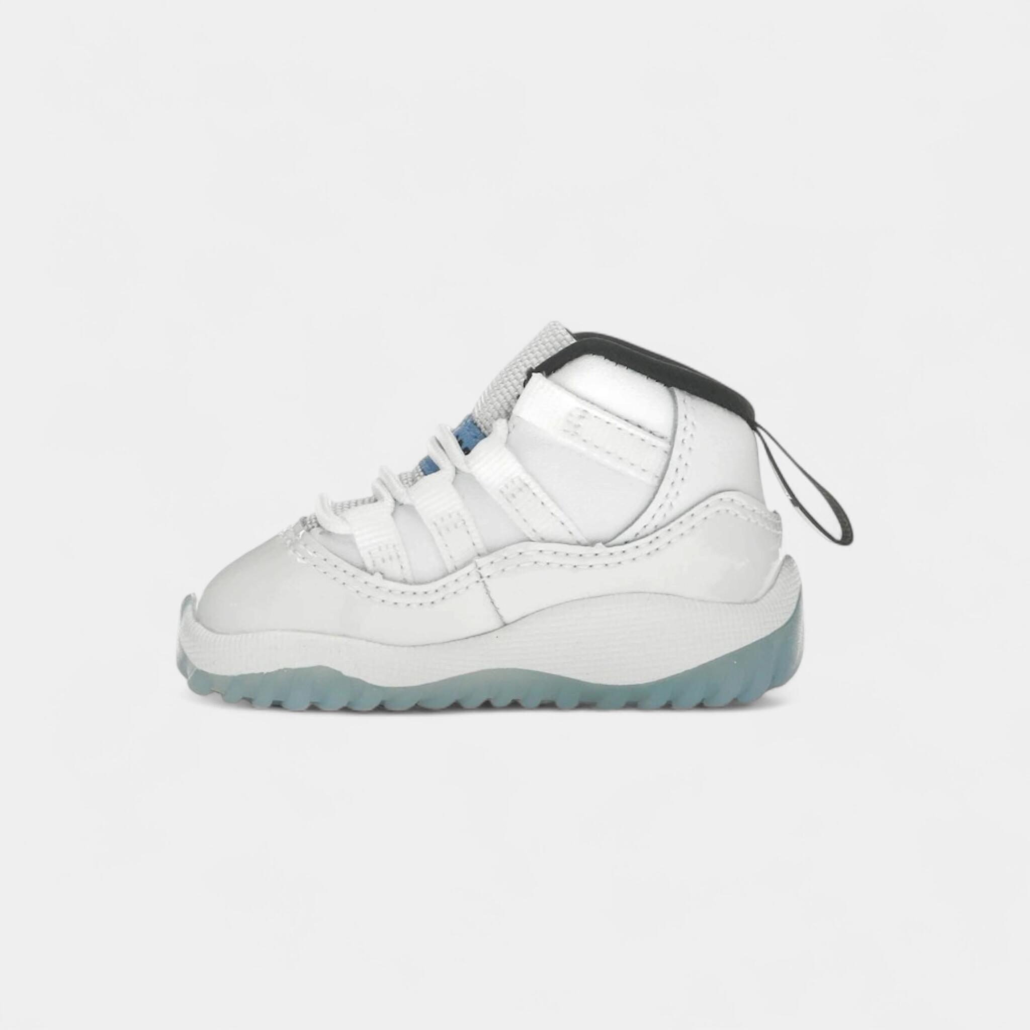 Jordan 11 Retro Legend Blue (2024) (TD) 4/4