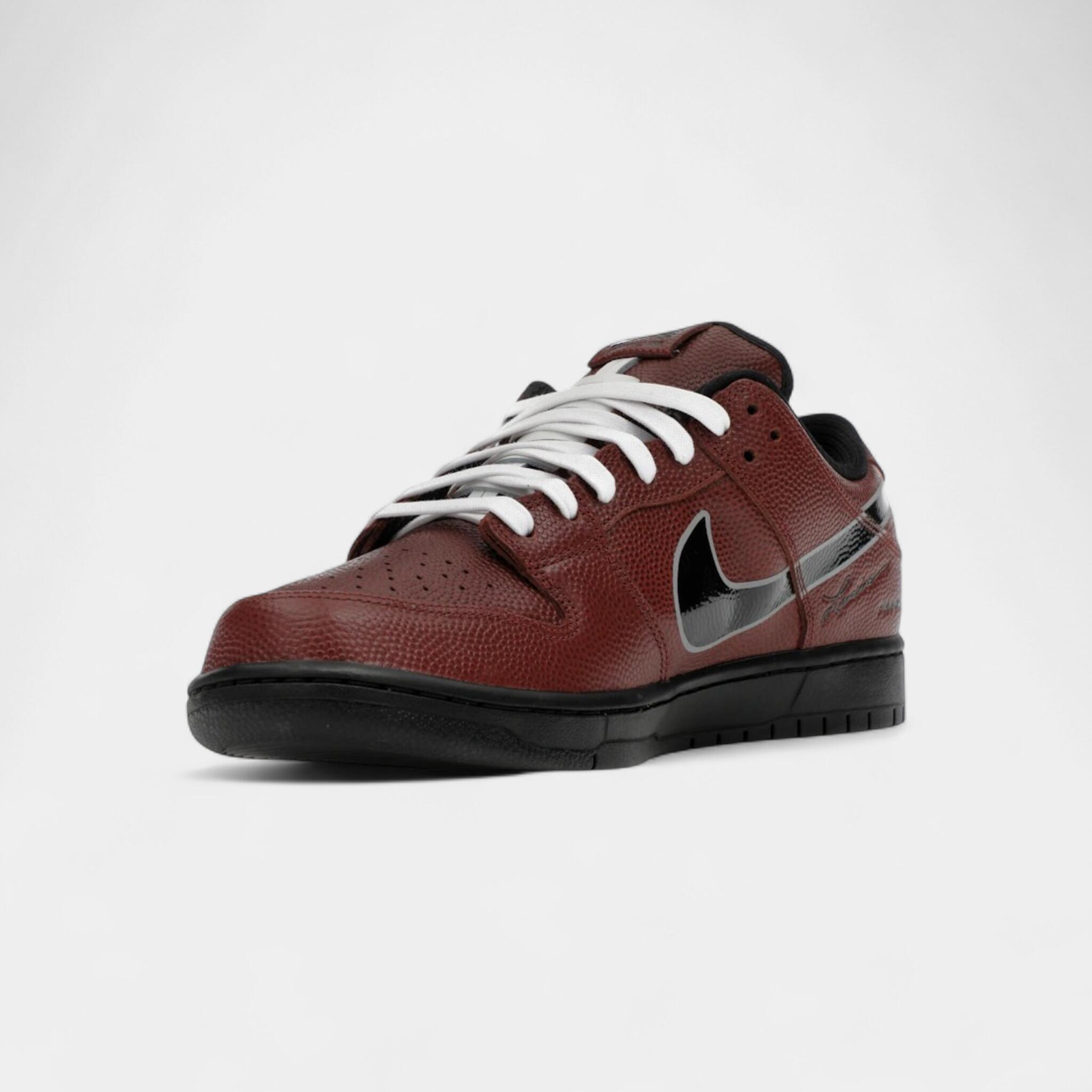 Nike SB Dunk Low Limosine Skateboards 3/5
