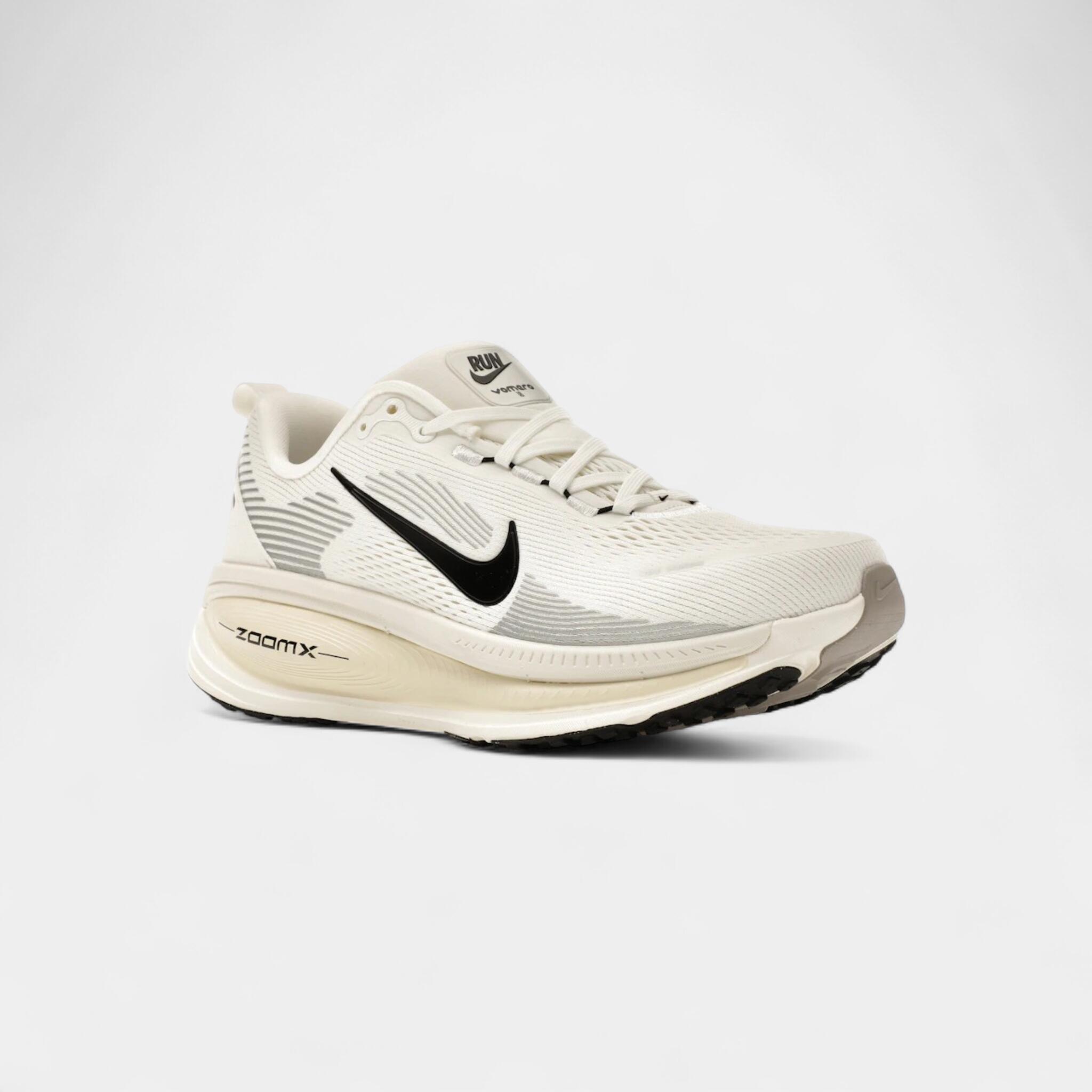 Nike Vomero 18 Summit White Coconut Milk 2/4