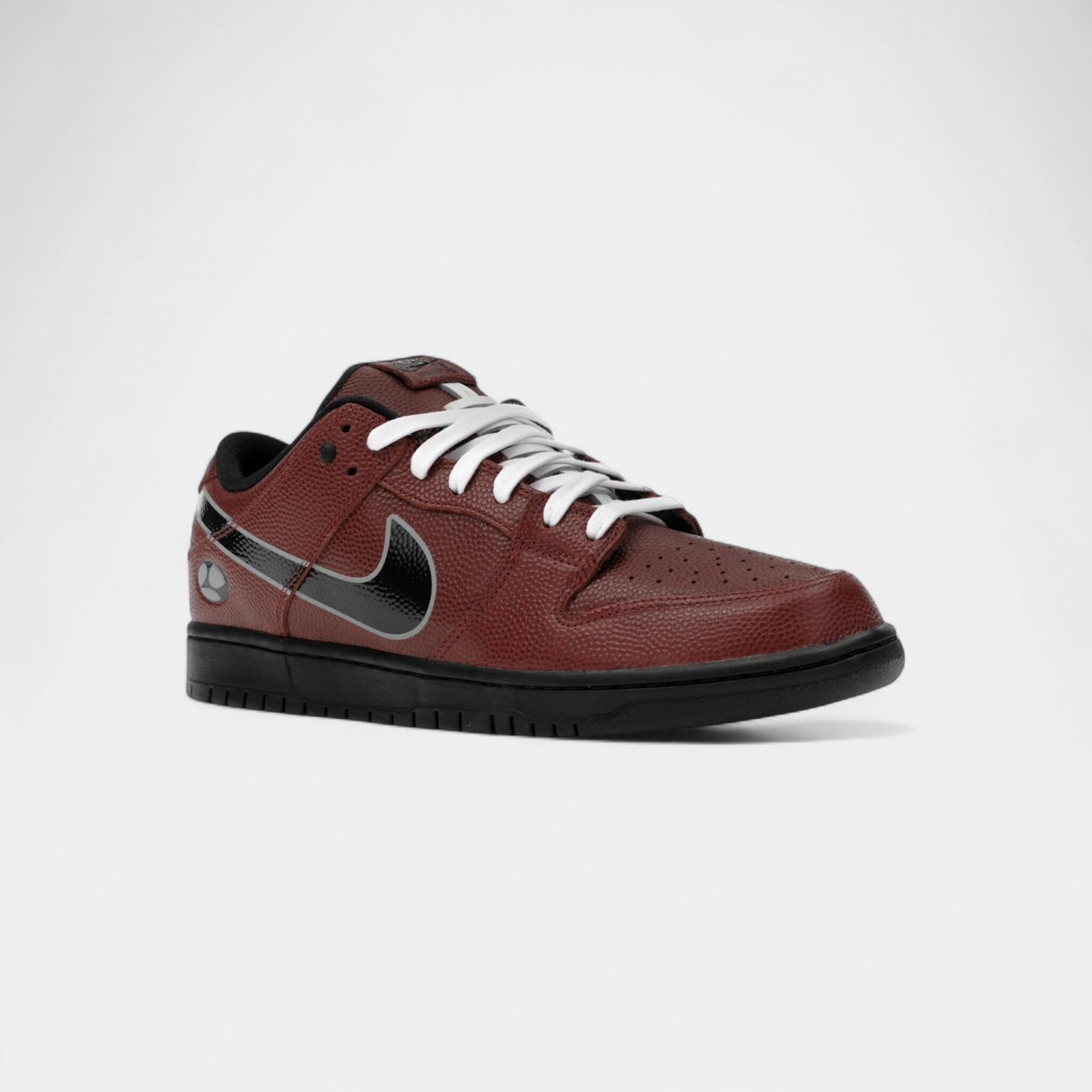 Nike SB Dunk Low Limosine Skateboards 2/5