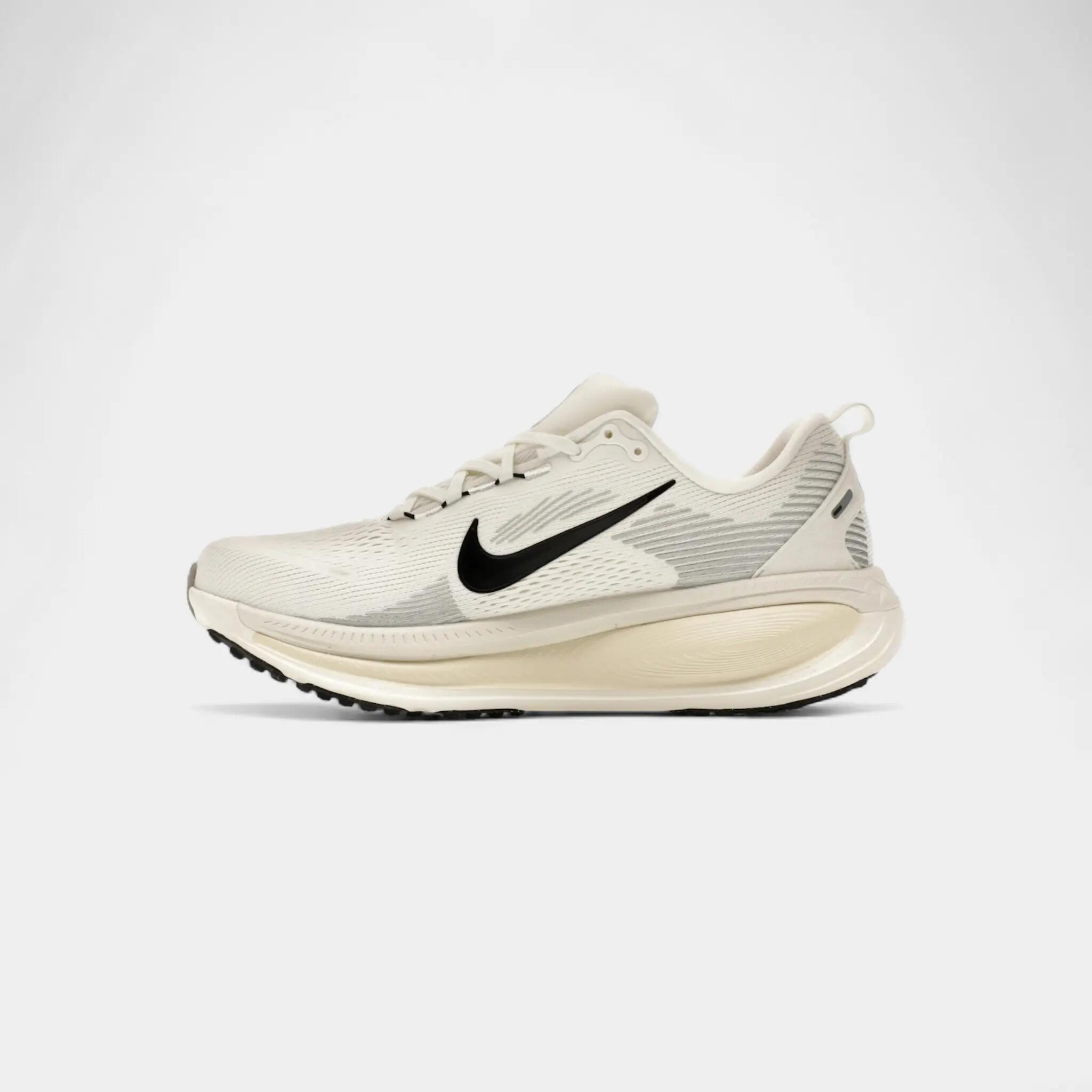 Nike Vomero 18 Summit White Coconut Milk 4/4