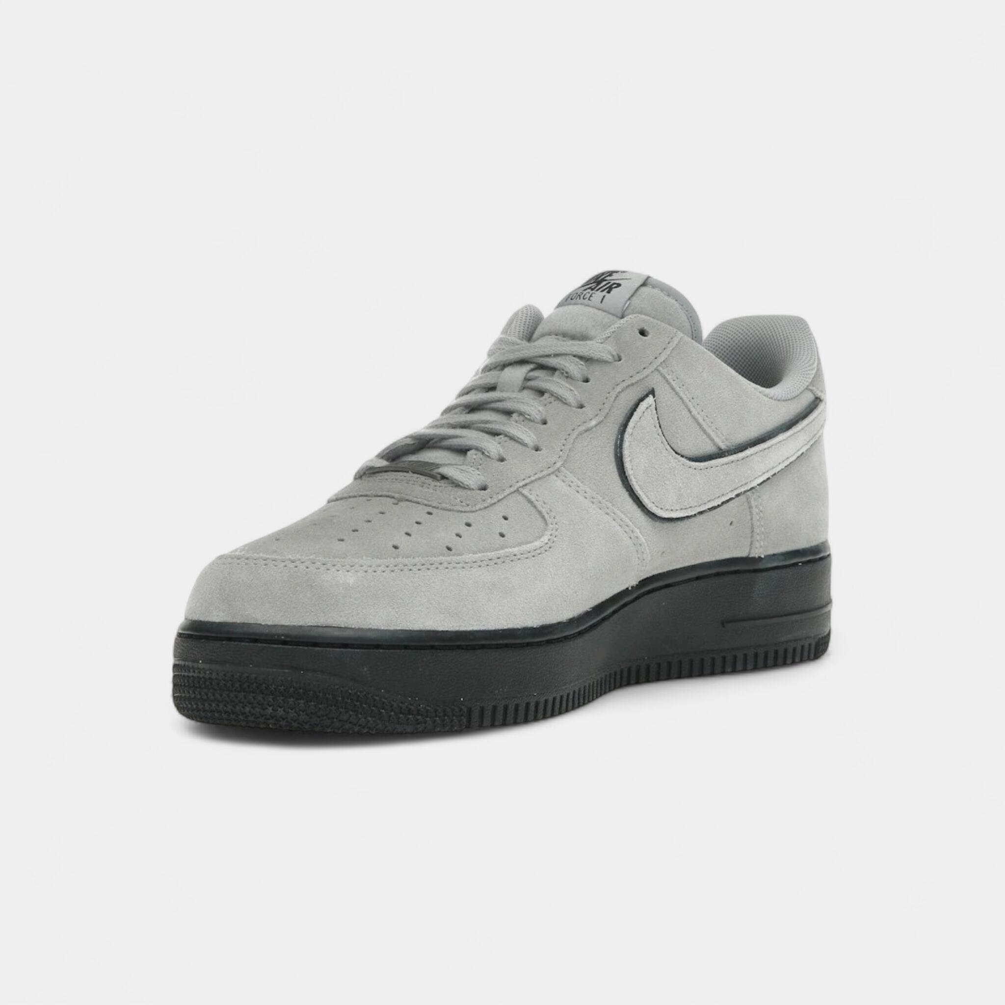 Nike Air Force 1 Low '07 LV8 Light Smoke Grey Suede Black 3/5