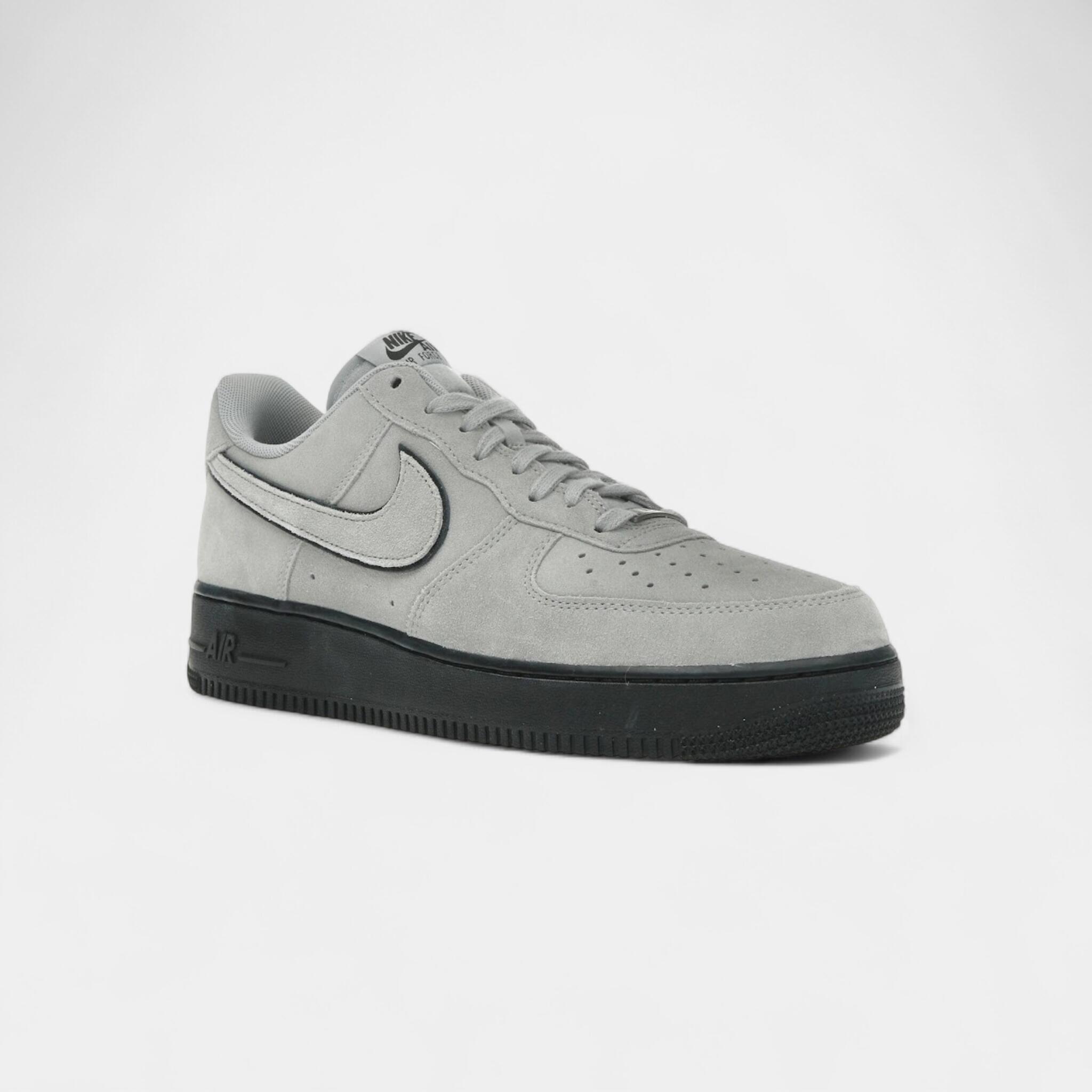 Nike Air Force 1 Low '07 LV8 Light Smoke Grey Suede Black 2/5