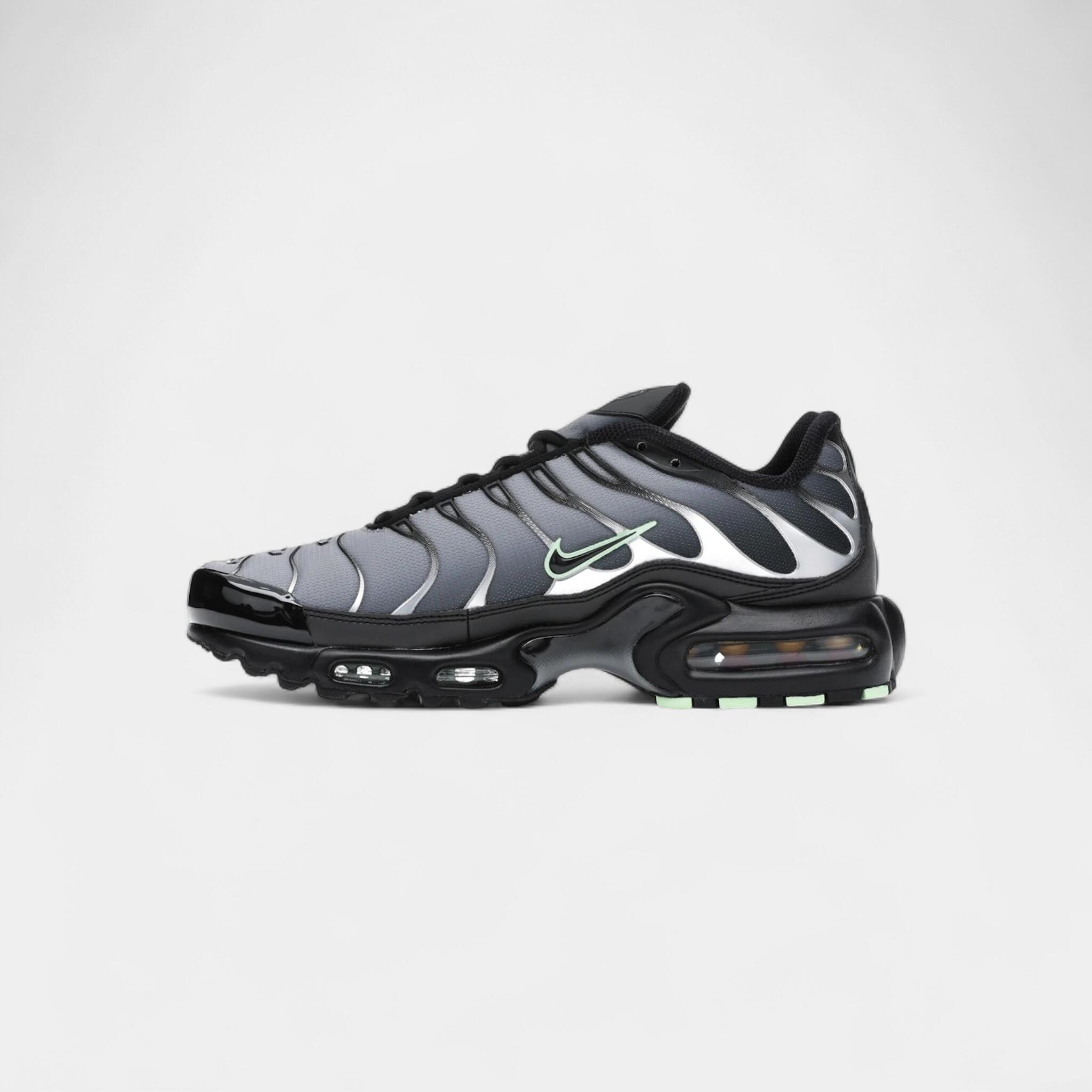 Nike Air Max Plus Black Particle Grey Vapour Green 4/4