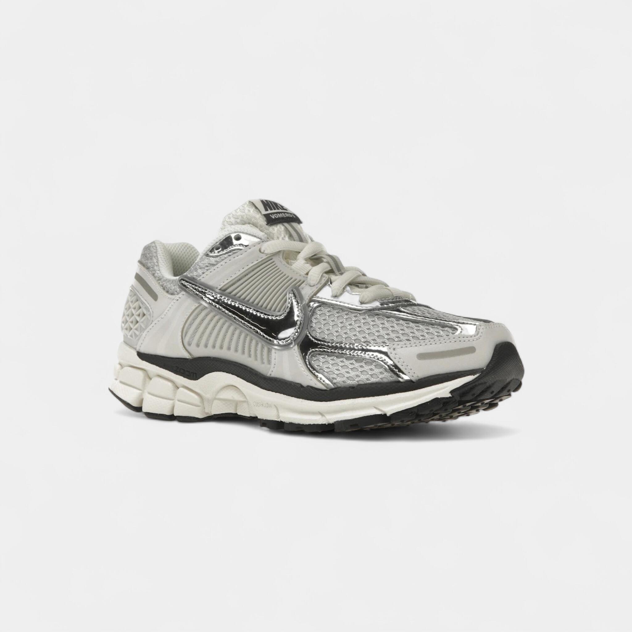 Nike Zoom Vomero 5 Photon Dust Metallic Silver (Women's) 2/5