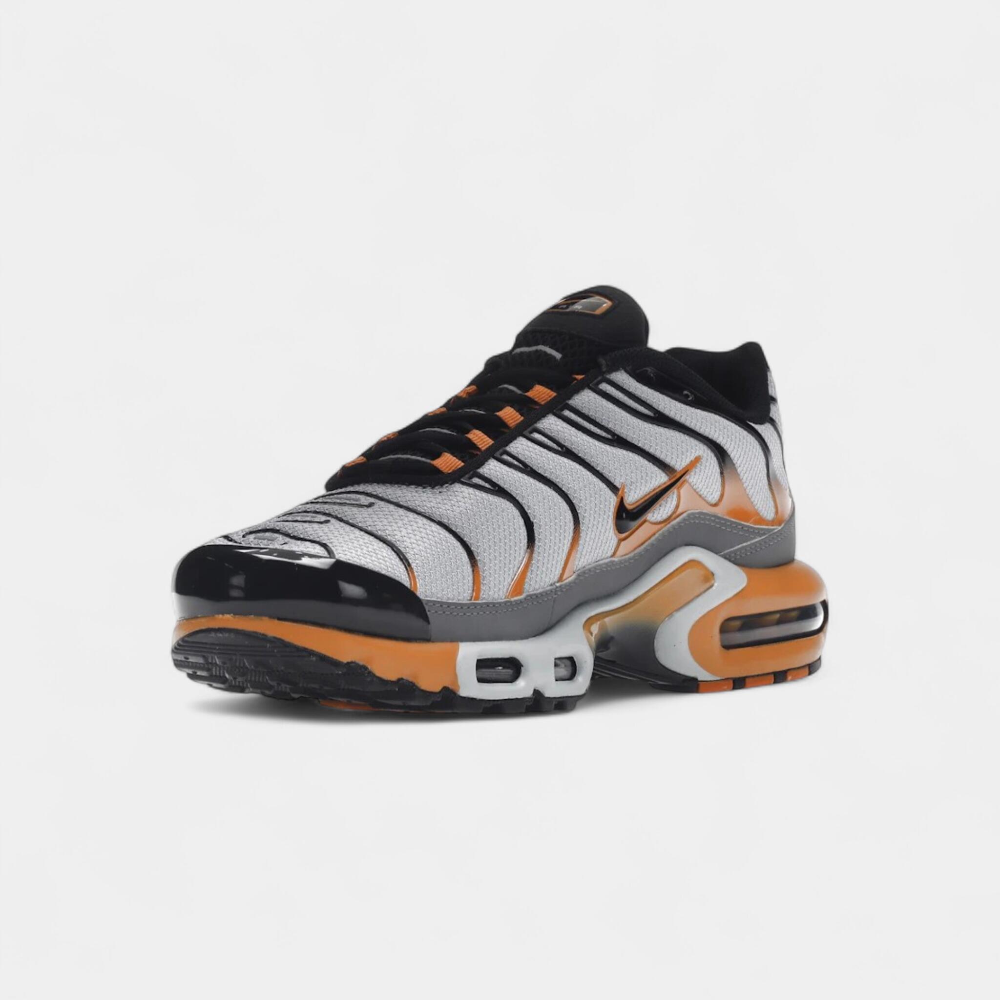 Nike Air Max Plus Grey Orange 3/4