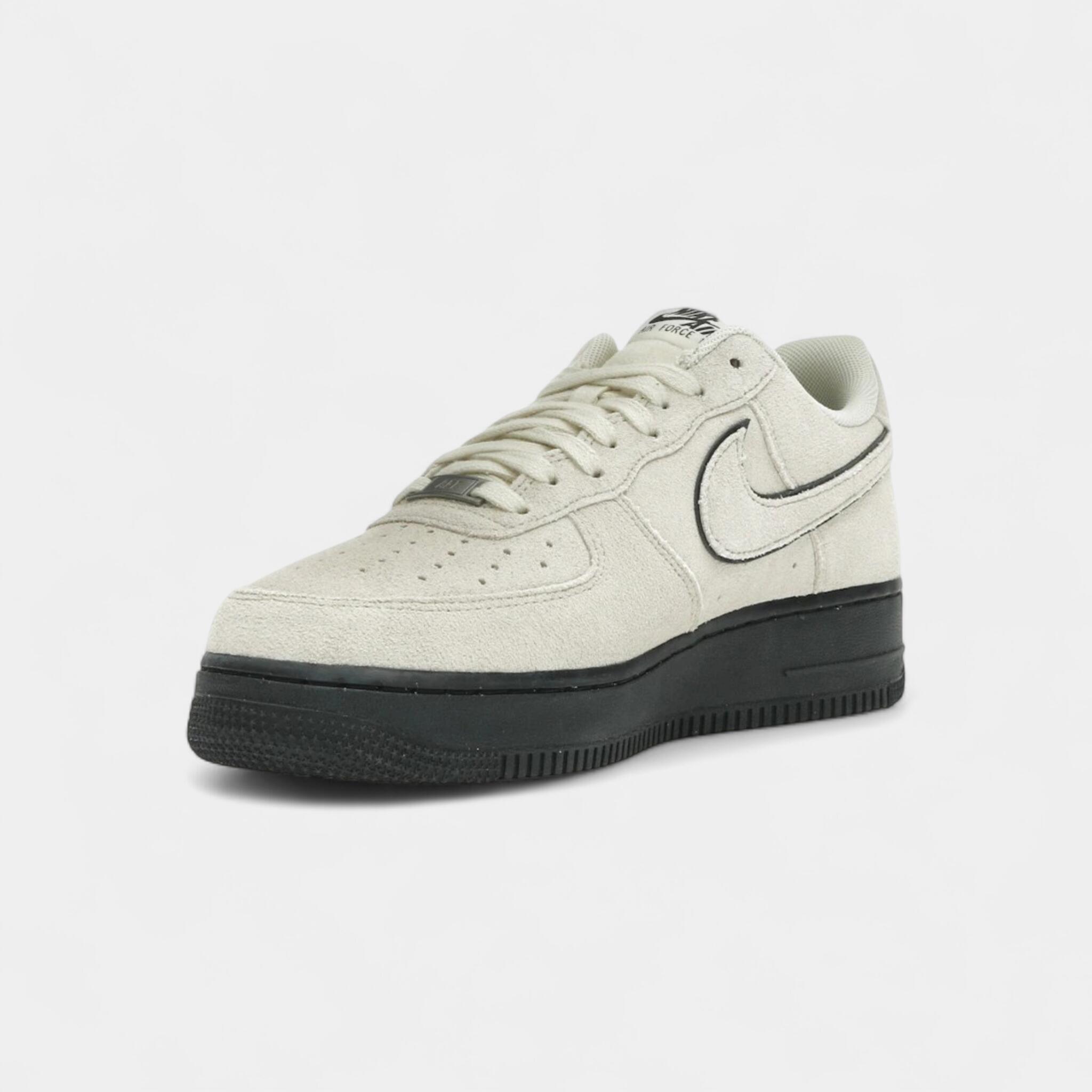 Nike Air Force 1 '07 LV8 Light Khaki Black 3/5