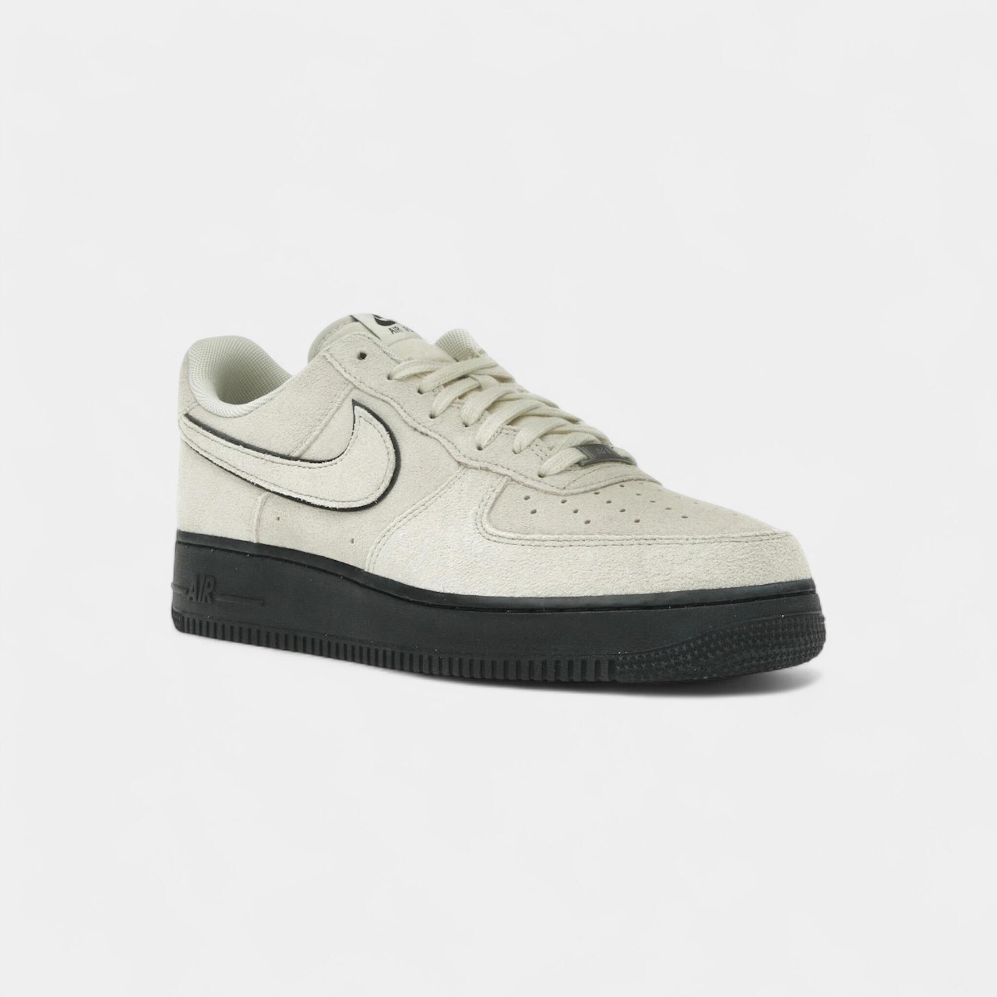 Nike Air Force 1 '07 LV8 Light Khaki Black 2/5
