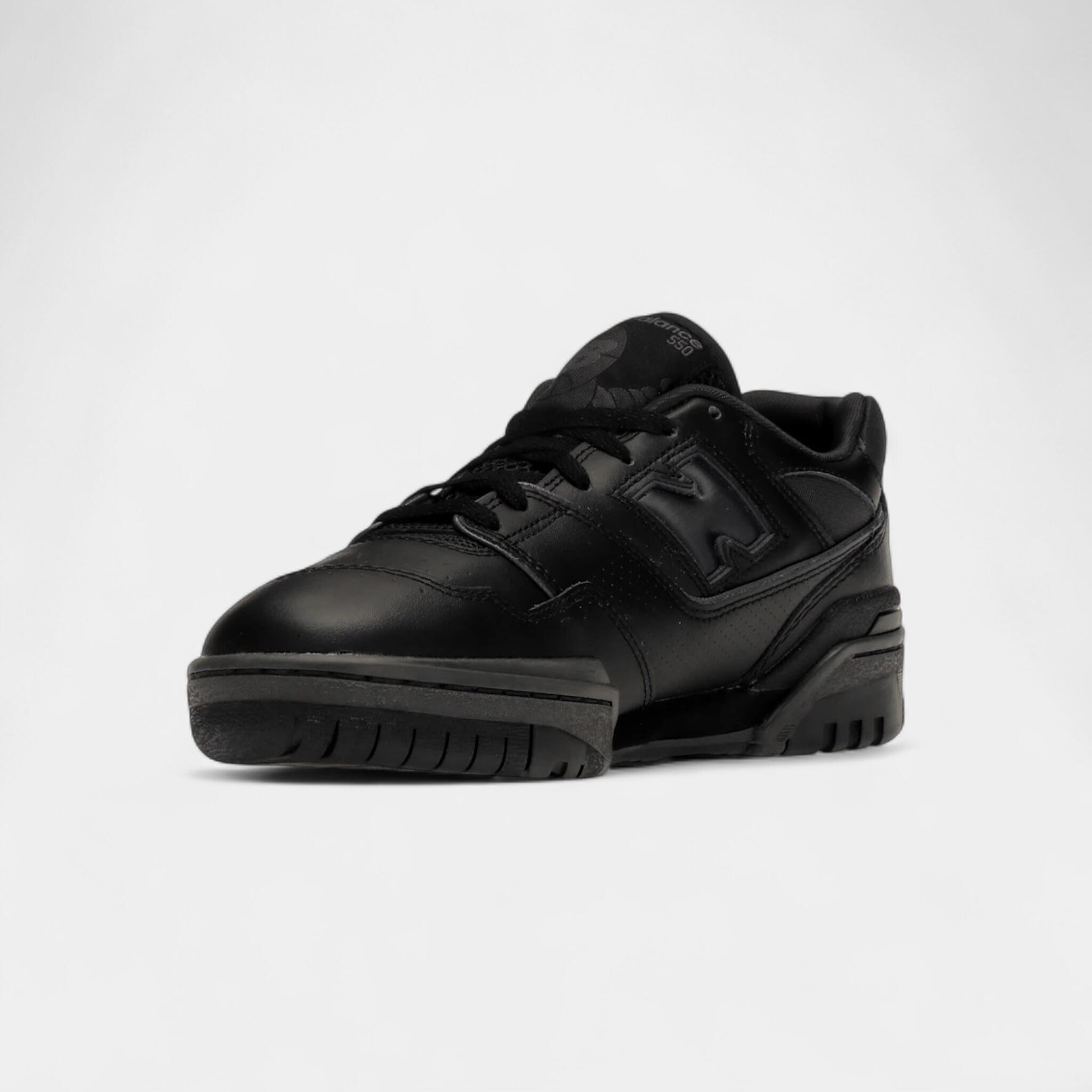 New Balance 550 Triple Black 3/5